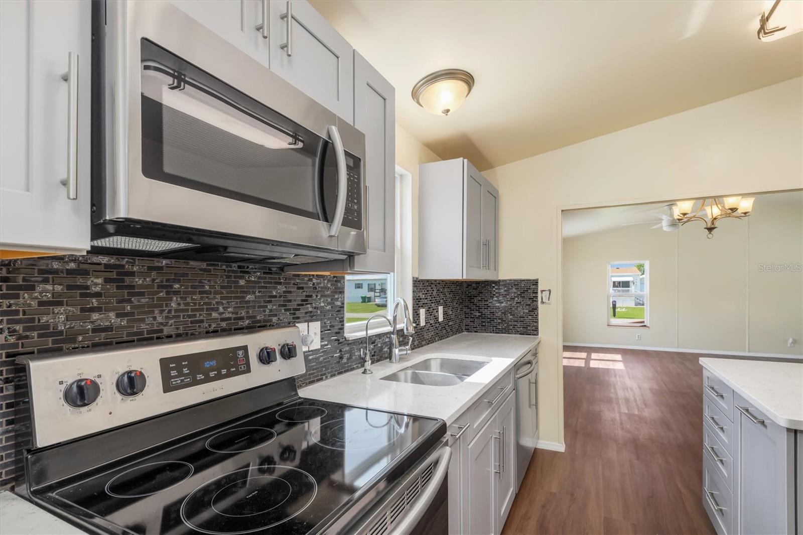 Image 13 of 53 For 27981 Roanoke Circle