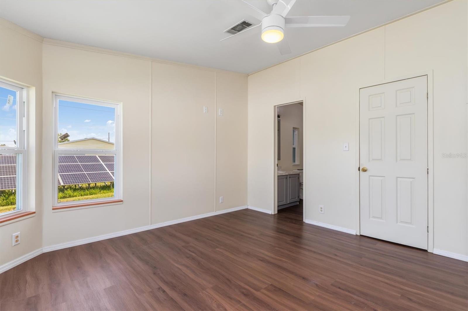 Image 17 of 53 For 27981 Roanoke Circle