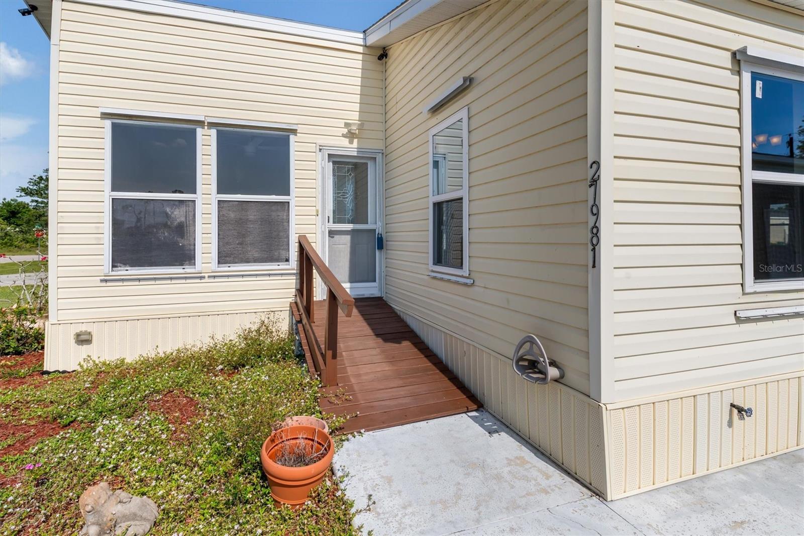 Image 36 of 53 For 27981 Roanoke Circle