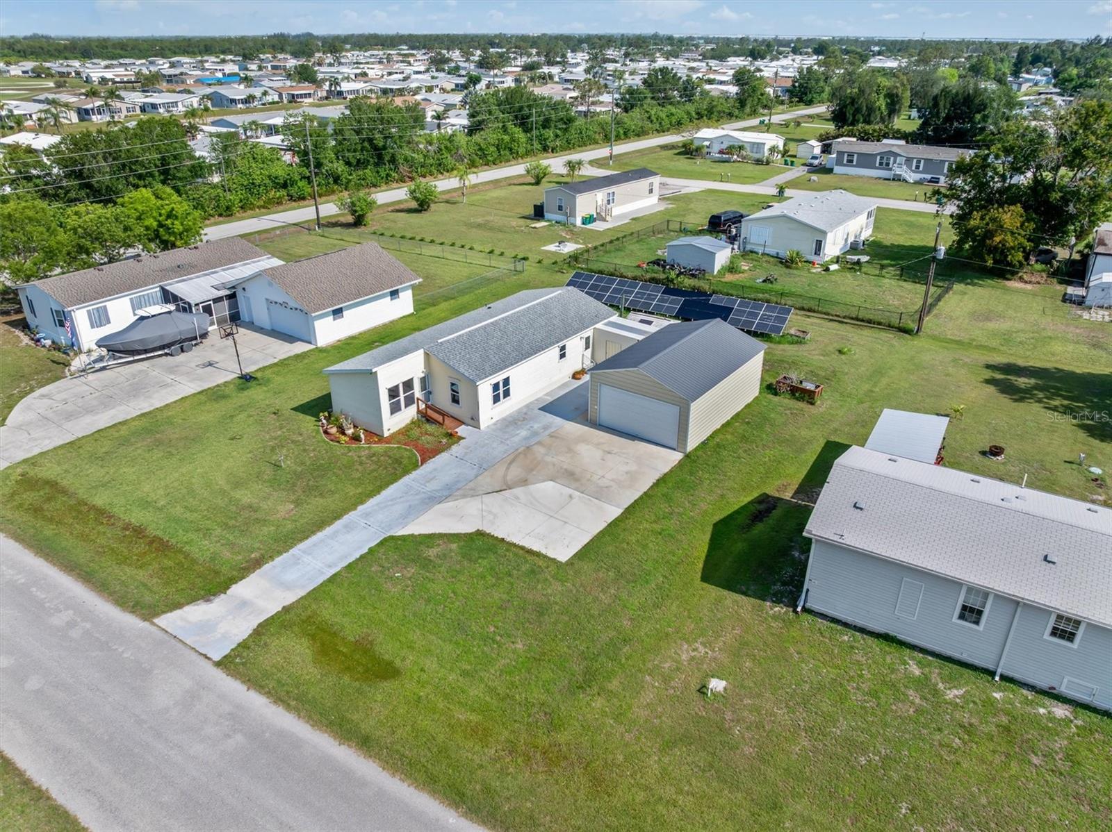 Image 42 of 53 For 27981 Roanoke Circle