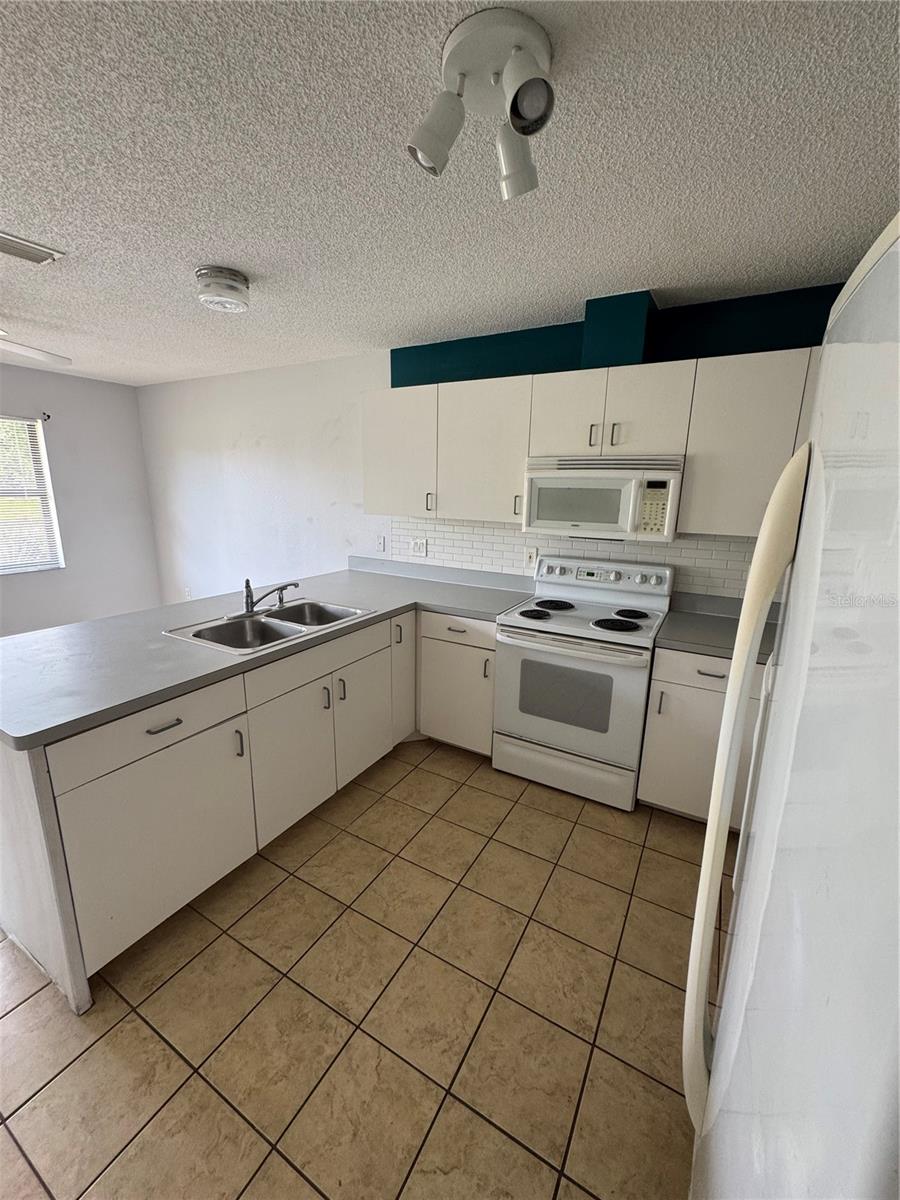 Image 8 of 10 For 9279 Tacoma Avenue A