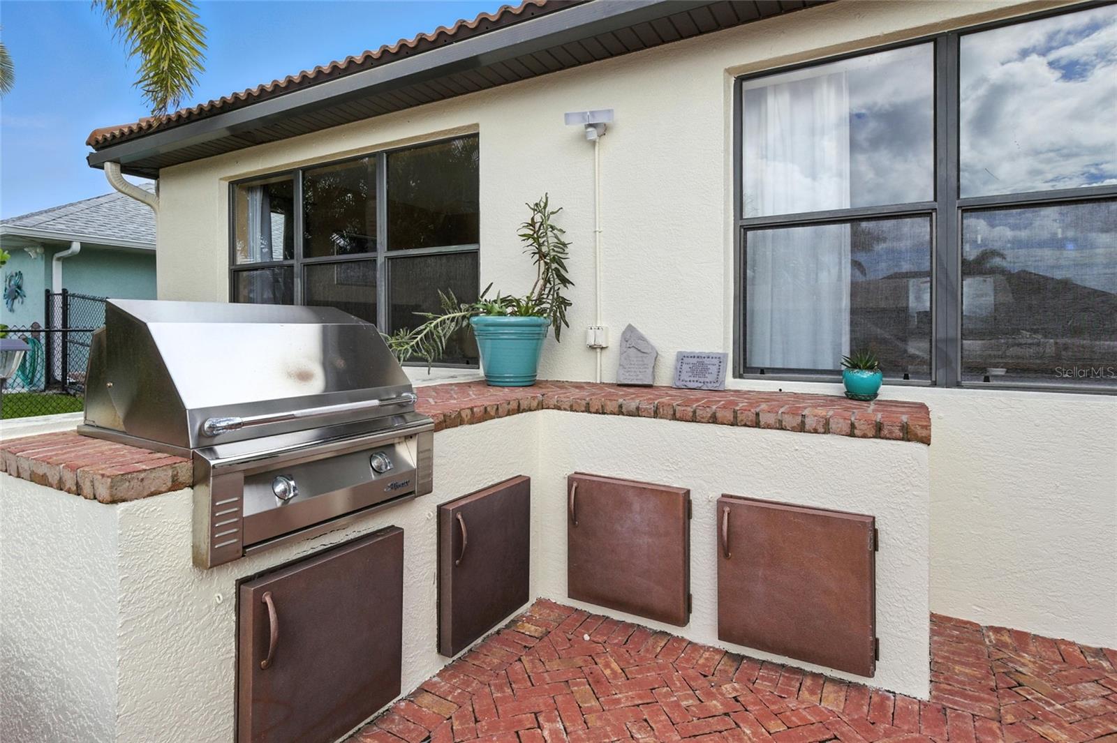 Image 12 of 57 For 9402 Migue Circle