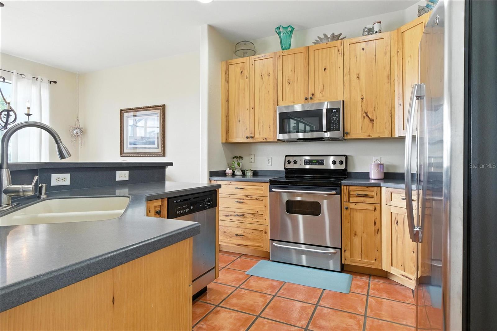 Image 21 of 57 For 9402 Migue Circle