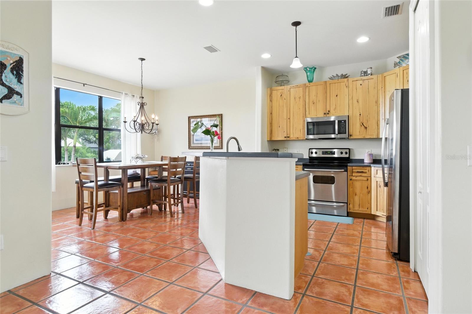 Image 22 of 57 For 9402 Migue Circle