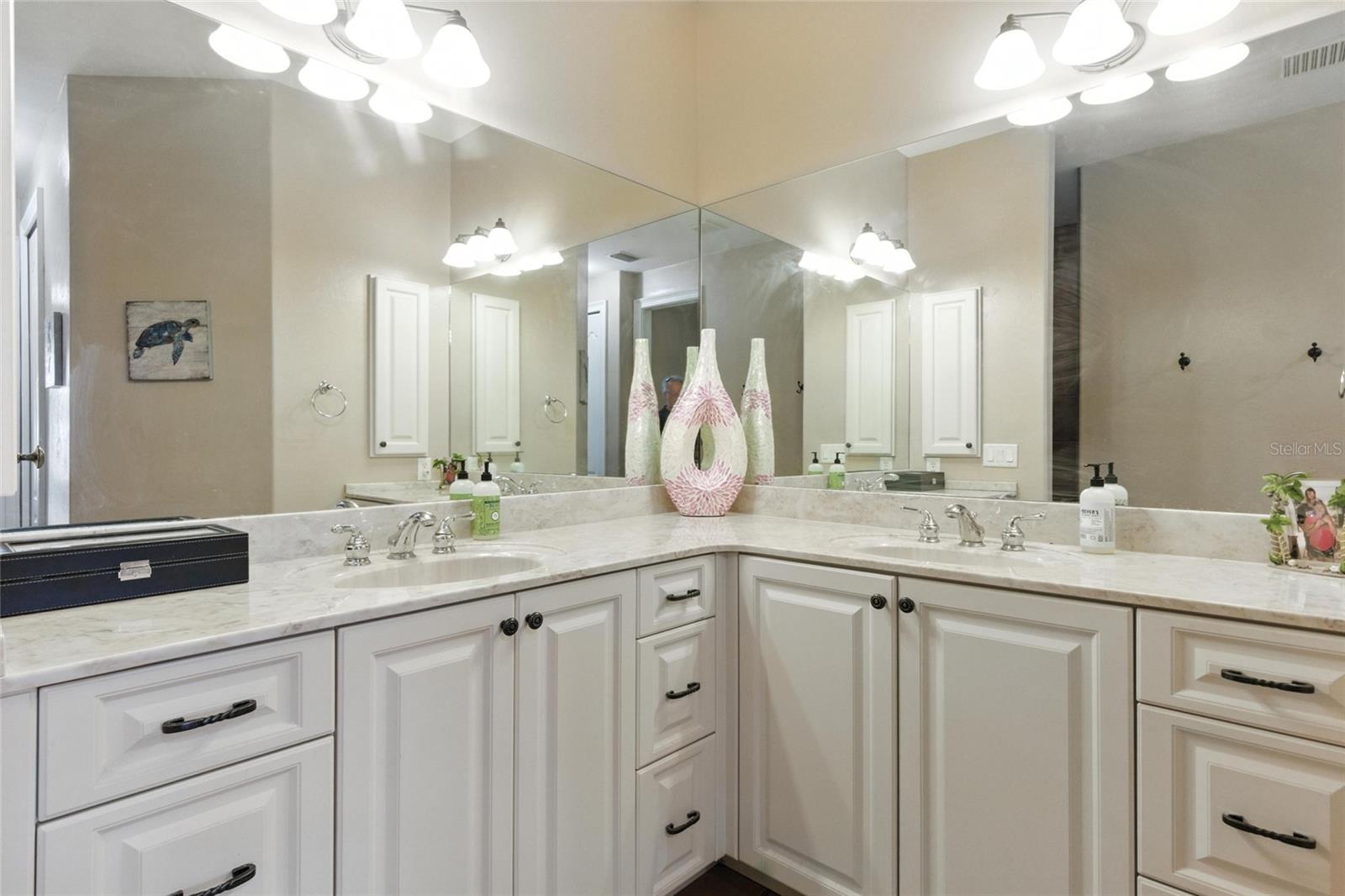 Image 31 of 57 For 9402 Migue Circle