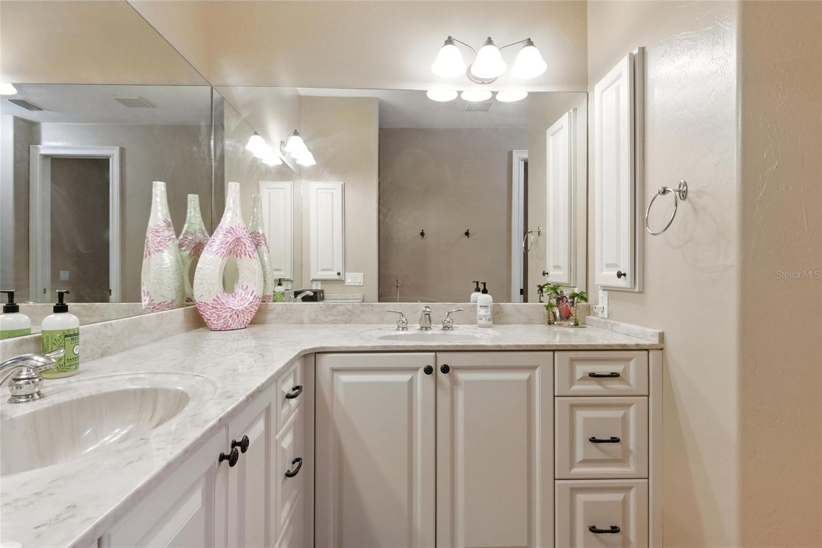 Image 32 of 57 For 9402 Migue Circle