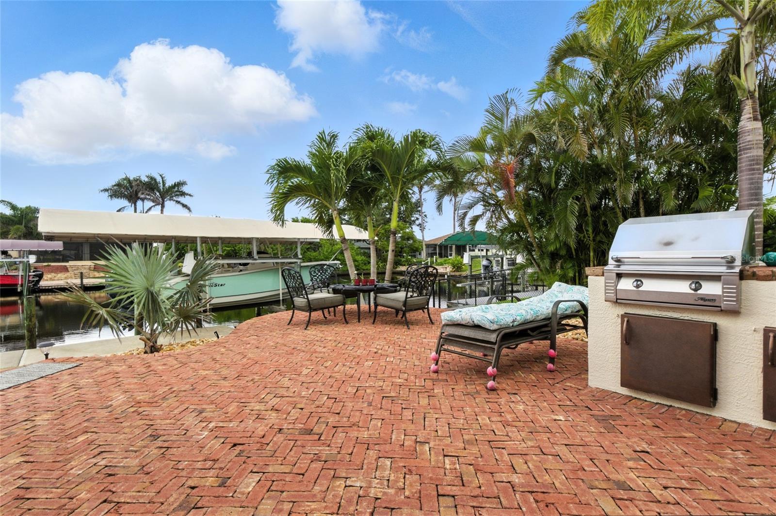 Image 8 of 57 For 9402 Migue Circle