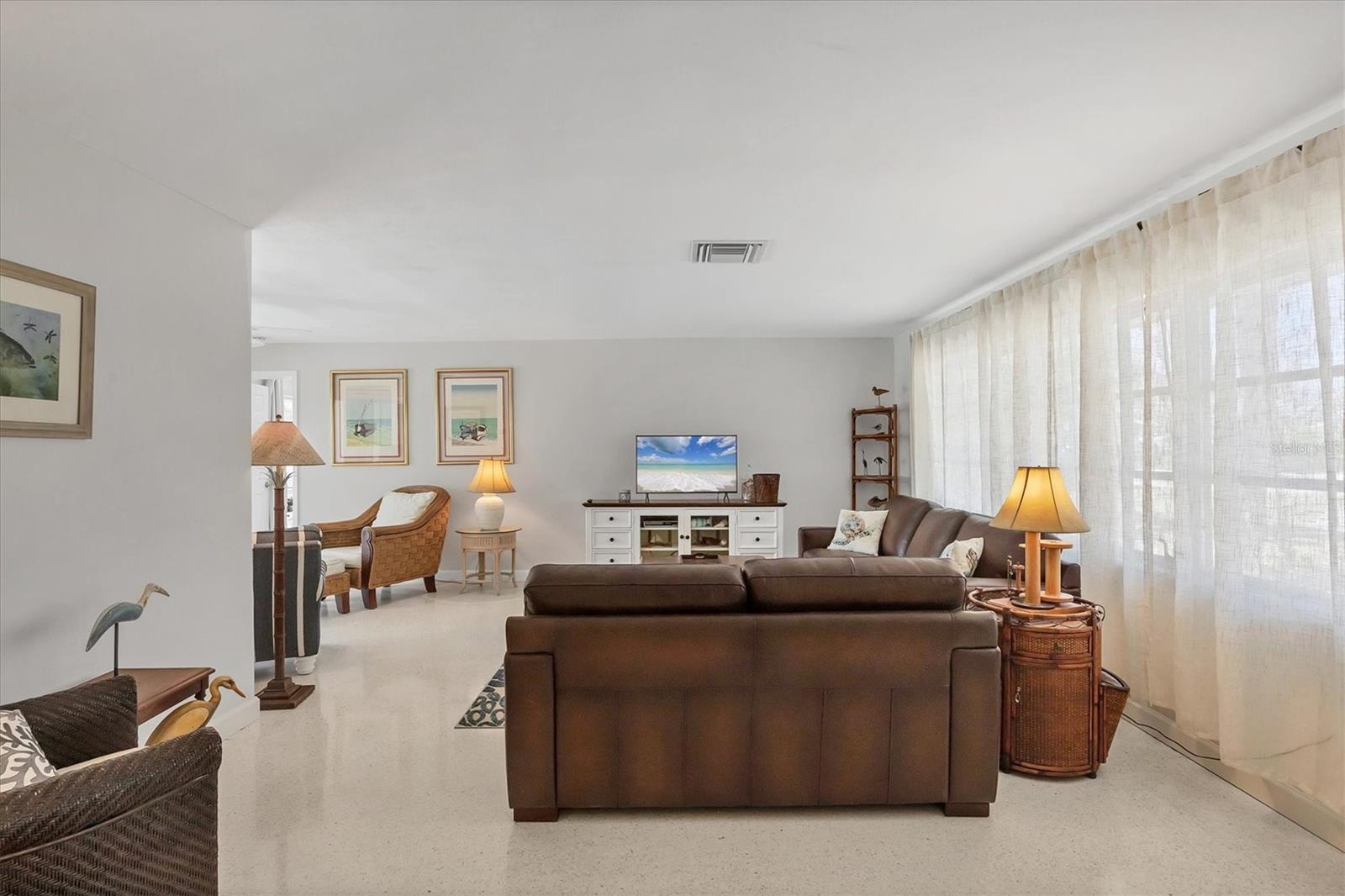 Image 12 of 50 For 500 Green Dolphin Drive S