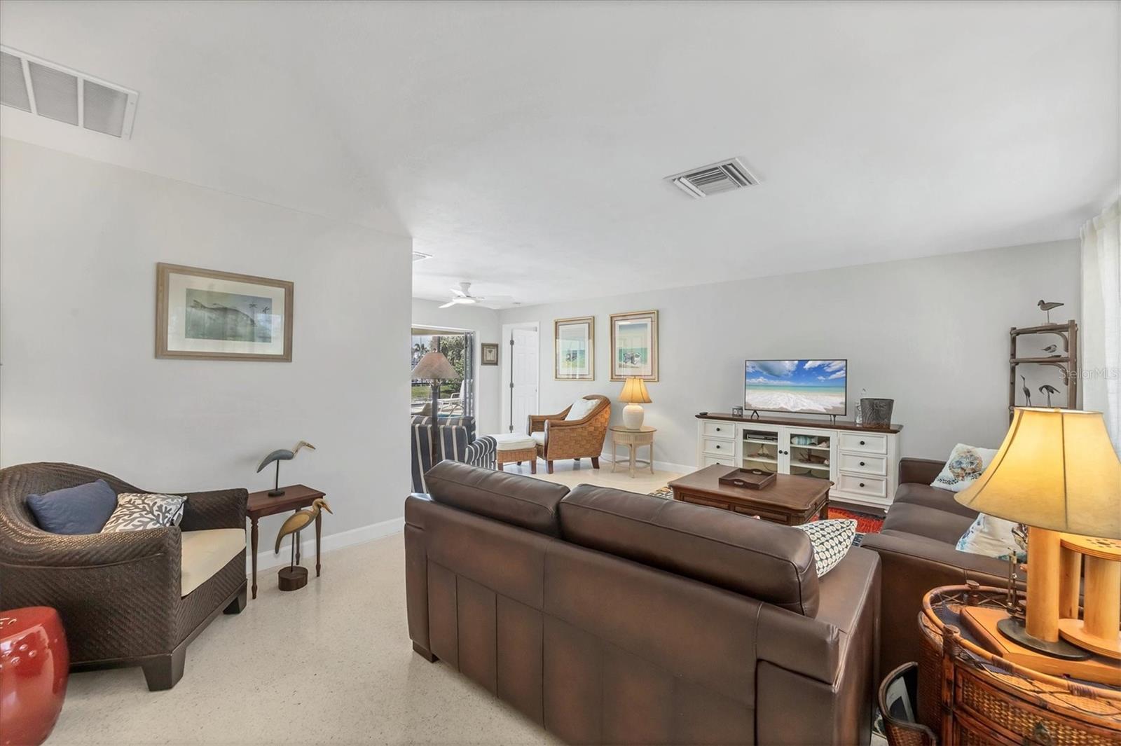 Image 13 of 50 For 500 Green Dolphin Drive S