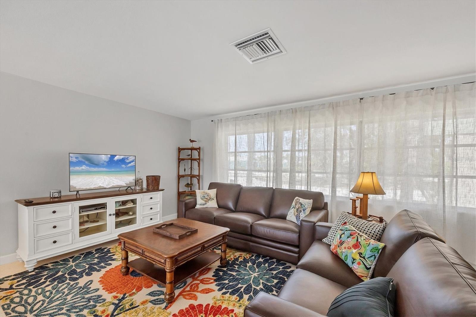 Image 14 of 50 For 500 Green Dolphin Drive S