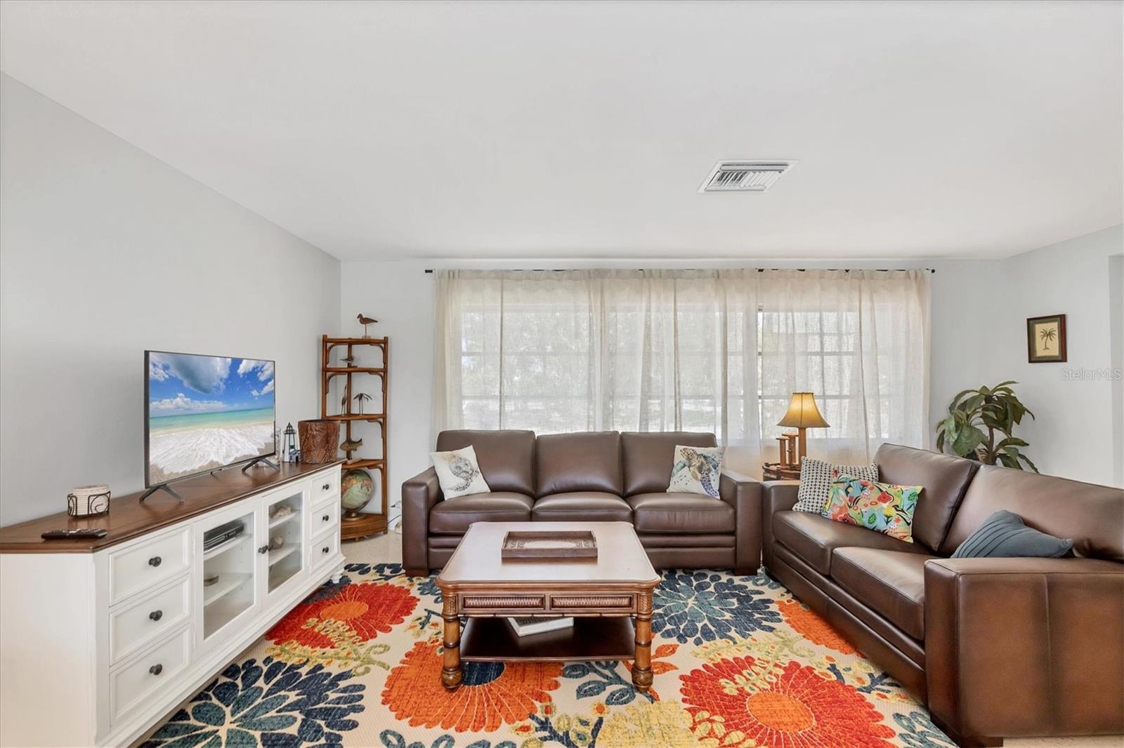 Image 15 of 50 For 500 Green Dolphin Drive S