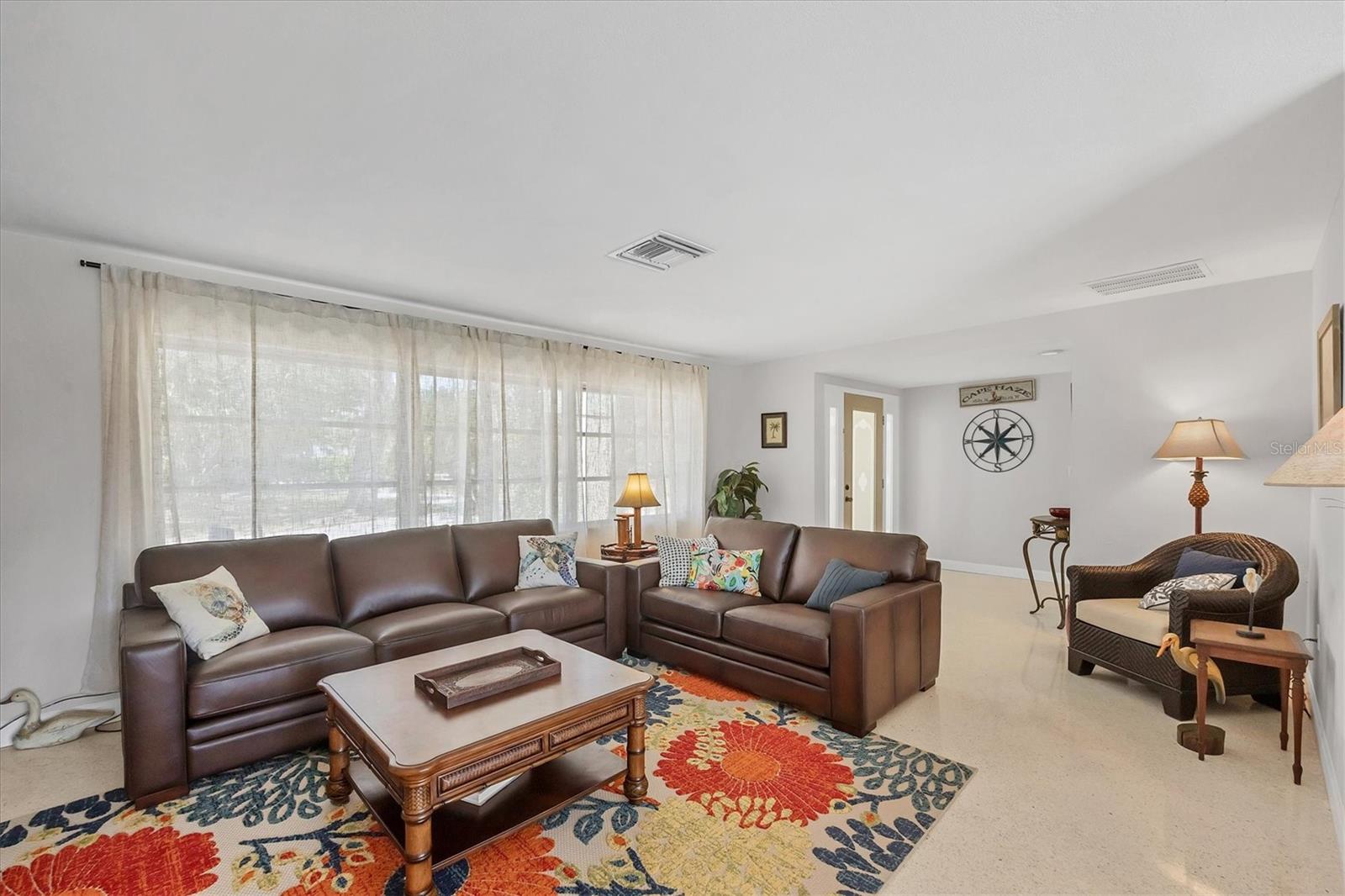Image 16 of 50 For 500 Green Dolphin Drive S