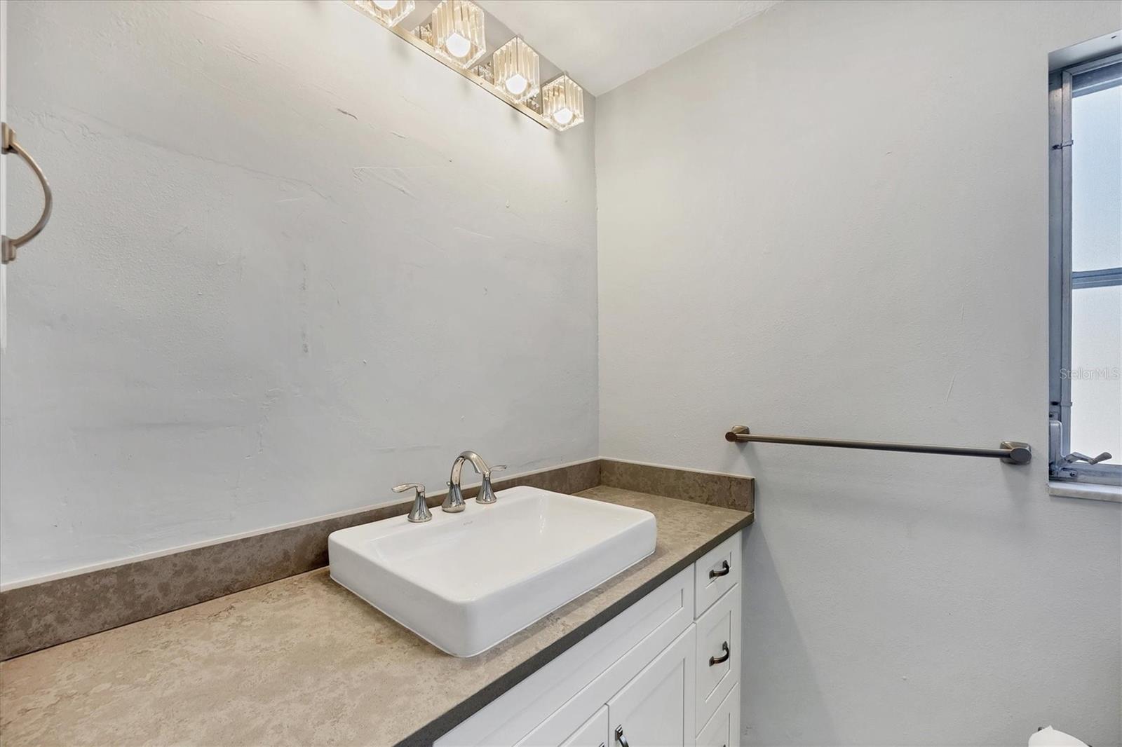 Image 31 of 50 For 500 Green Dolphin Drive S