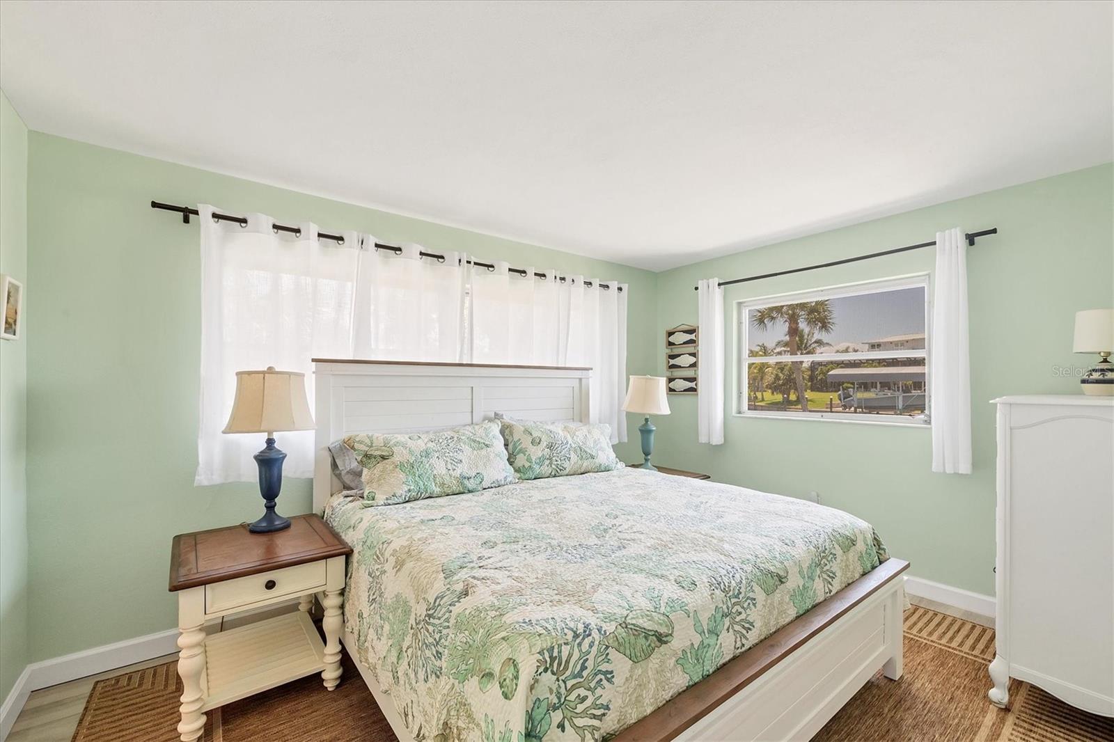 Image 33 of 50 For 500 Green Dolphin Drive S