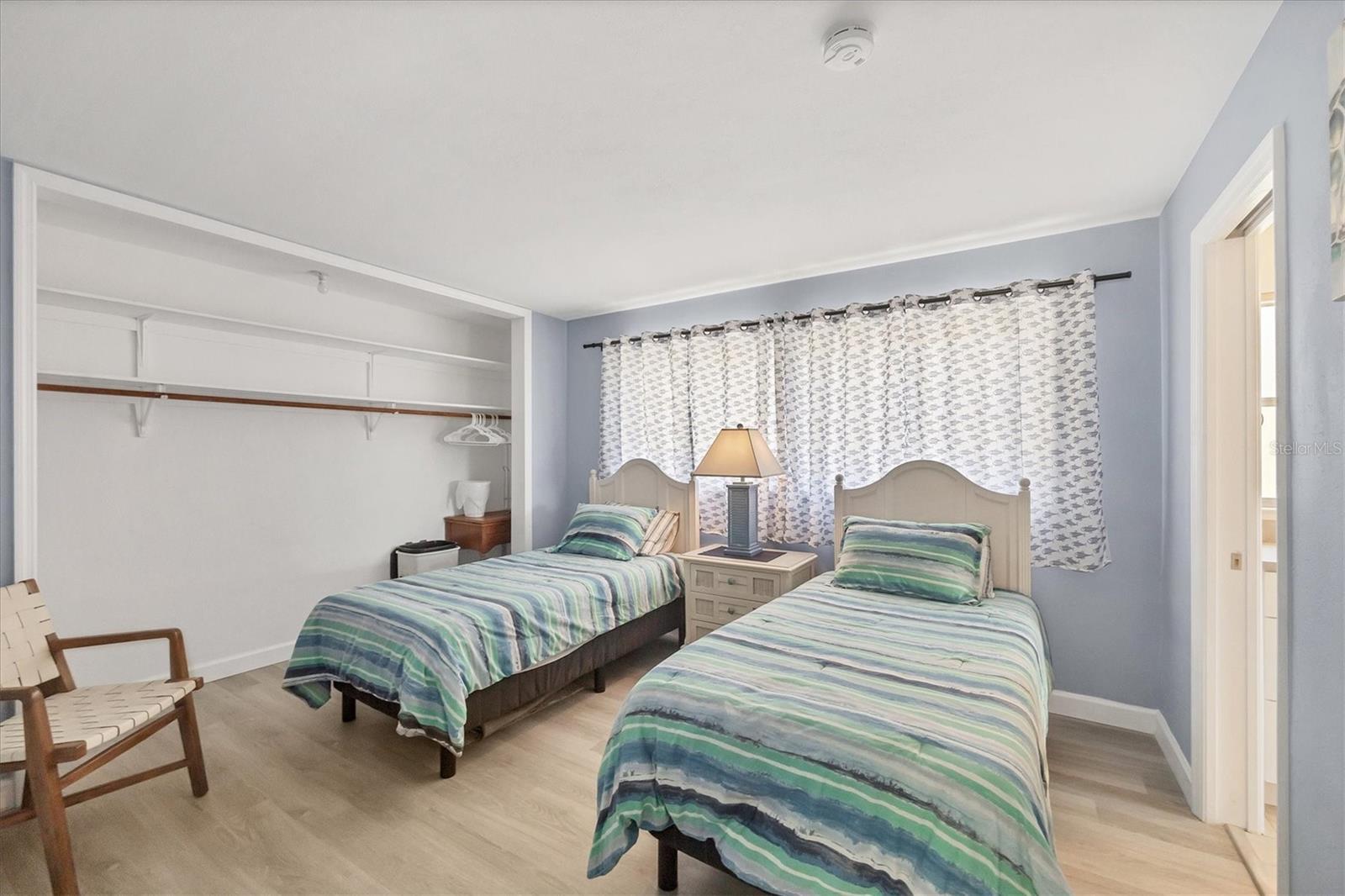 Image 36 of 50 For 500 Green Dolphin Drive S