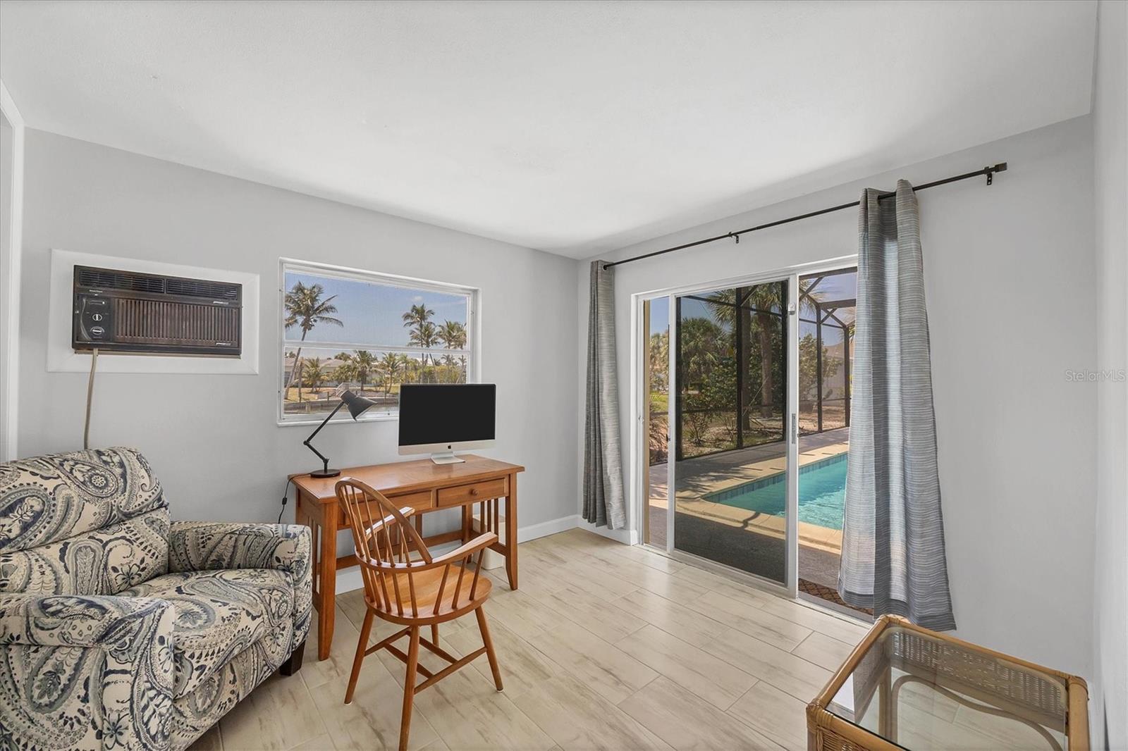 Image 38 of 50 For 500 Green Dolphin Drive S