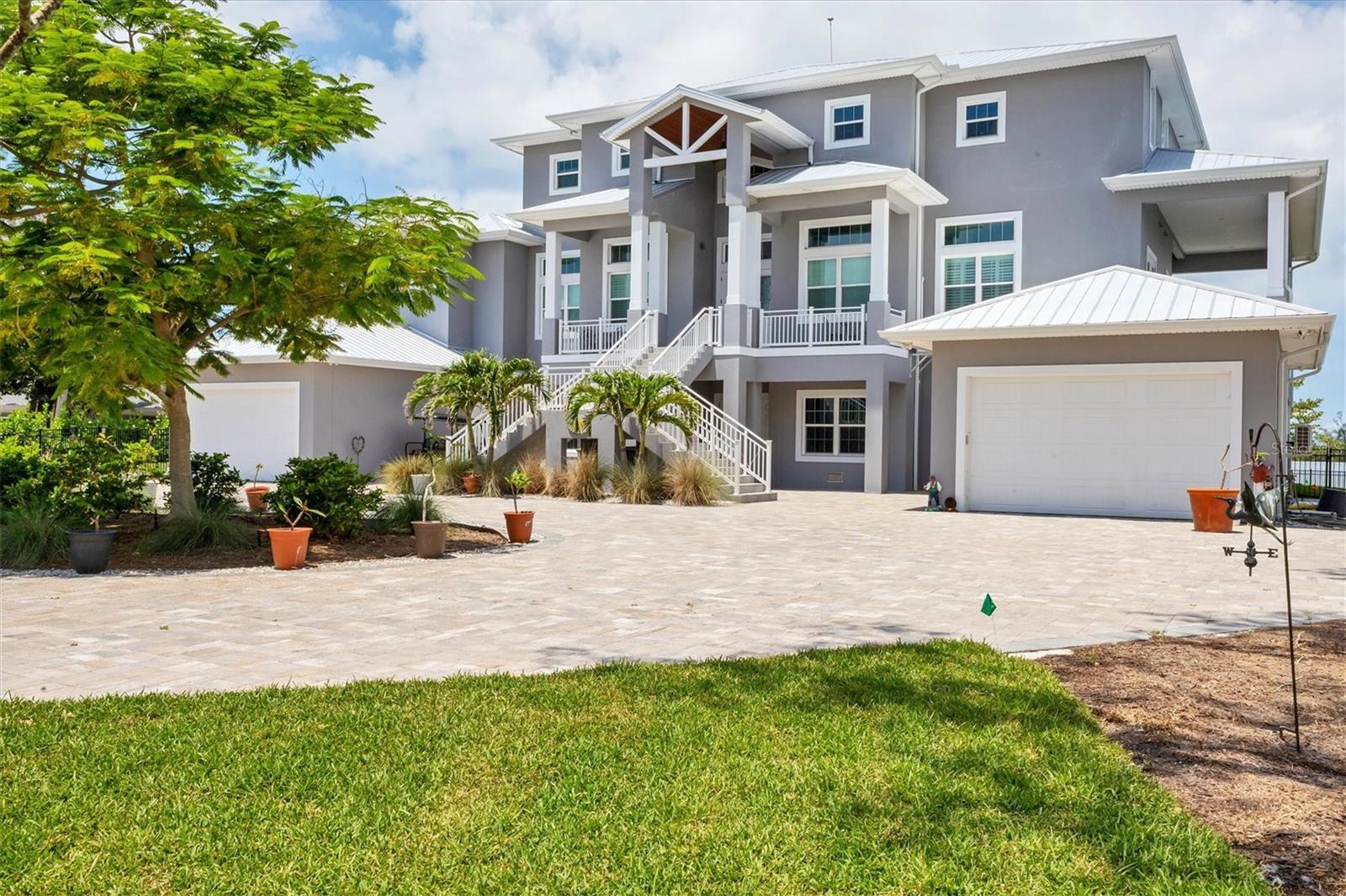 Image 10 of 60 For 565 Green Dolphin Drive S