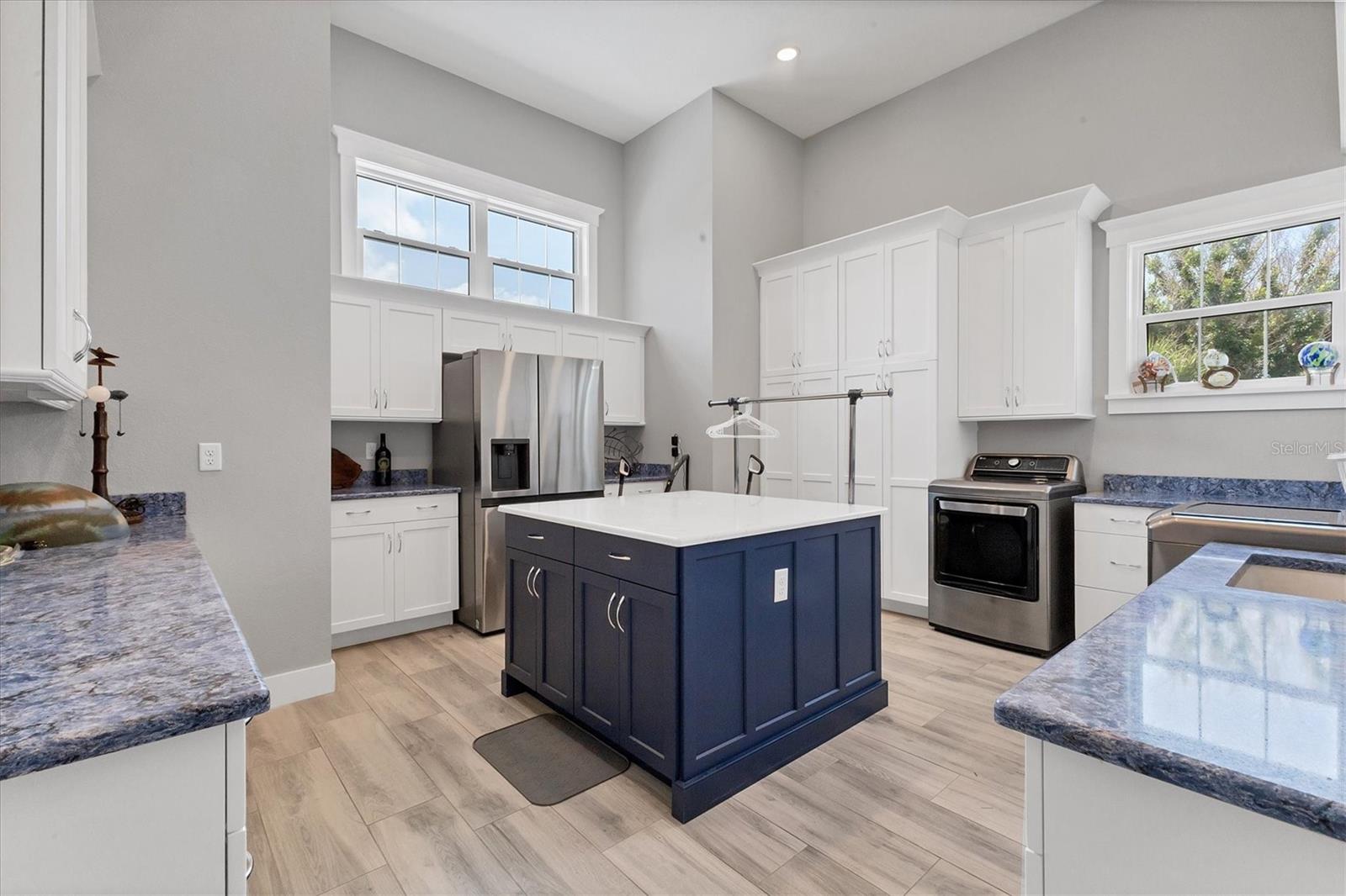 Image 23 of 60 For 565 Green Dolphin Drive S