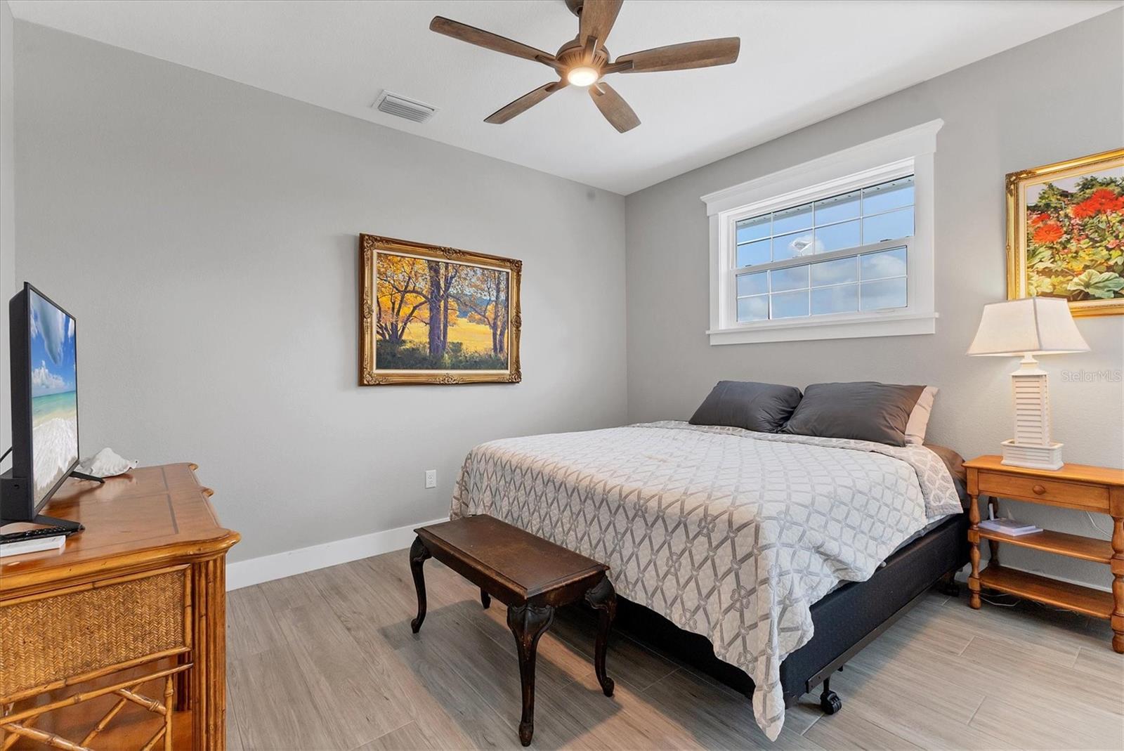 Image 36 of 60 For 565 Green Dolphin Drive S