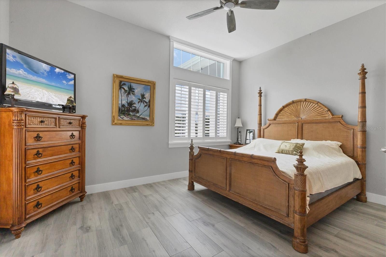 Image 38 of 60 For 565 Green Dolphin Drive S