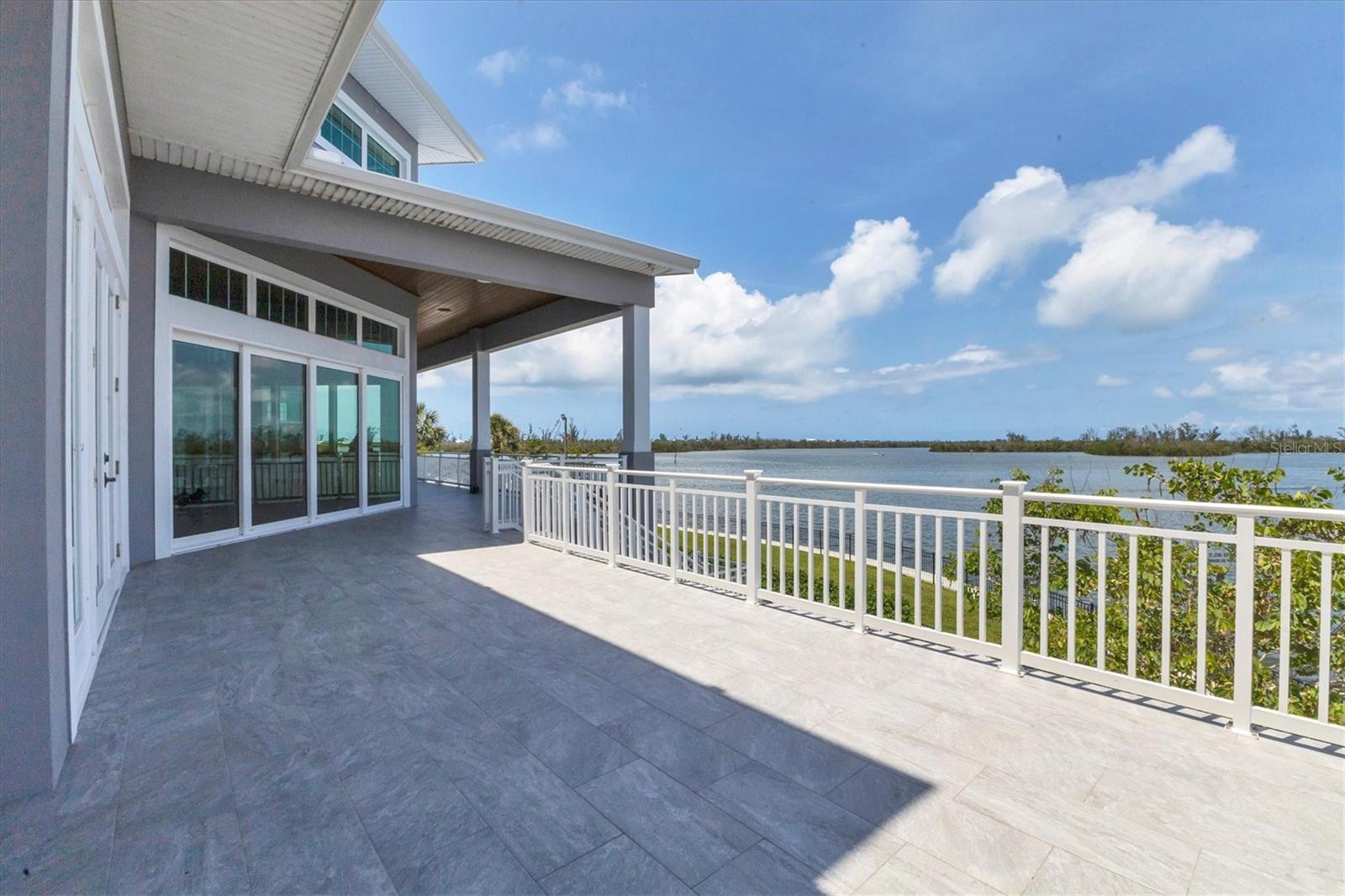 Image 47 of 60 For 565 Green Dolphin Drive S