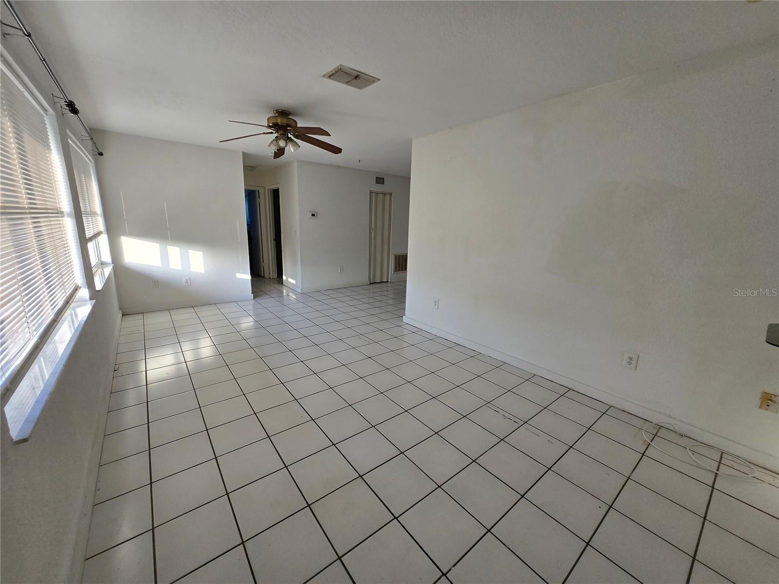Image 3 of 24 For 3157 Crestwood Drive