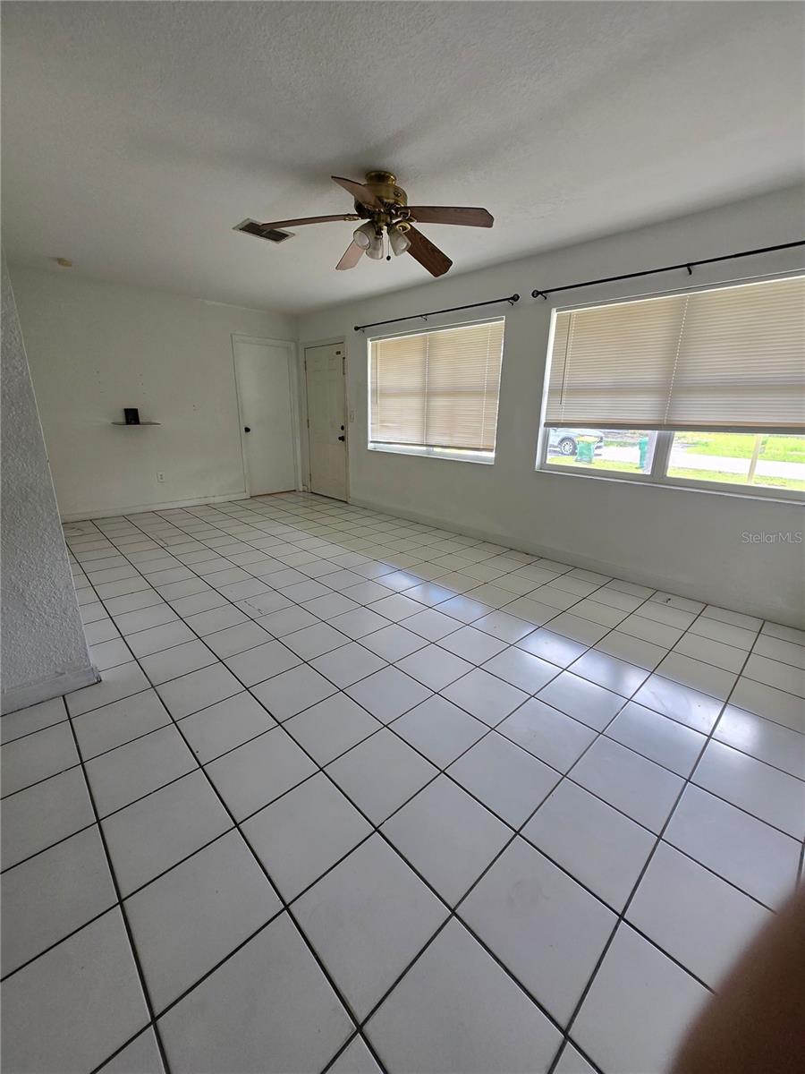 Image 4 of 24 For 3157 Crestwood Drive