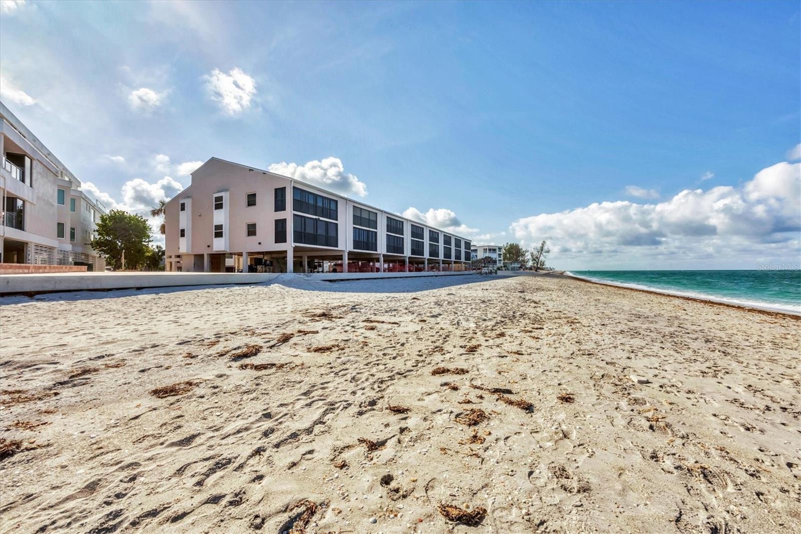 Image 2 of 30 For 2700 Beach Road B205