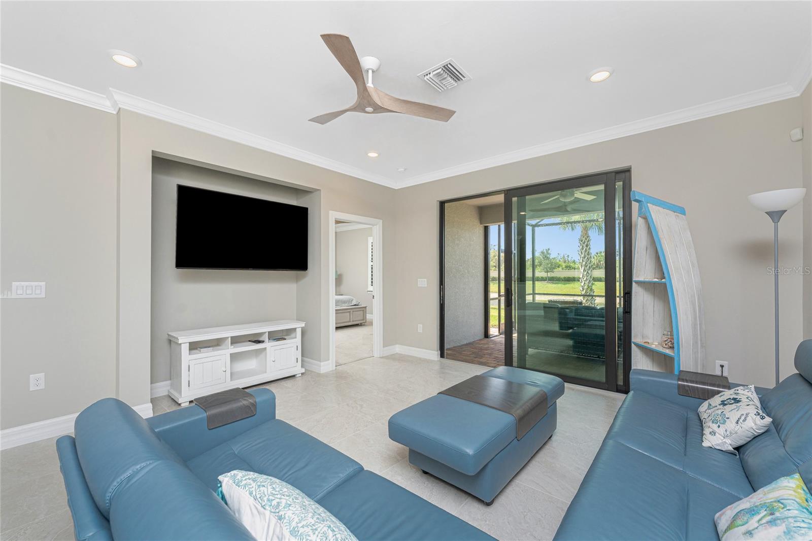 Image 16 of 81 For 13859 Vadini Street