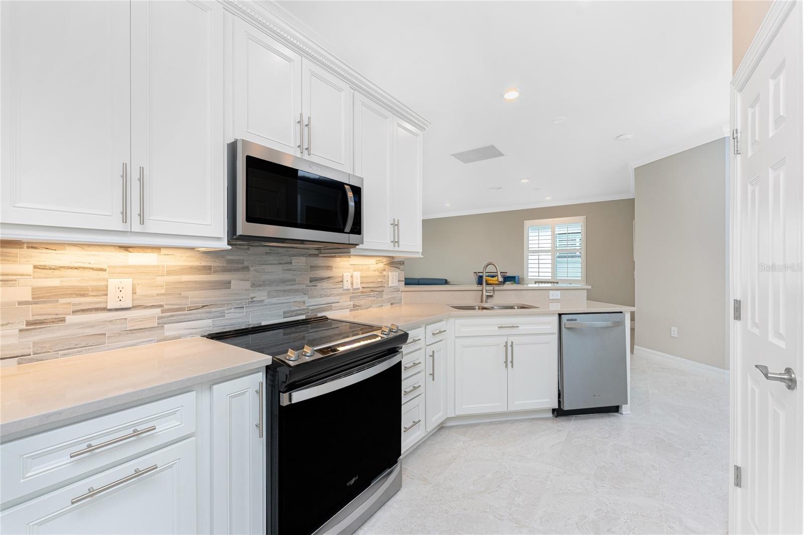 Image 5 of 81 For 13859 Vadini Street