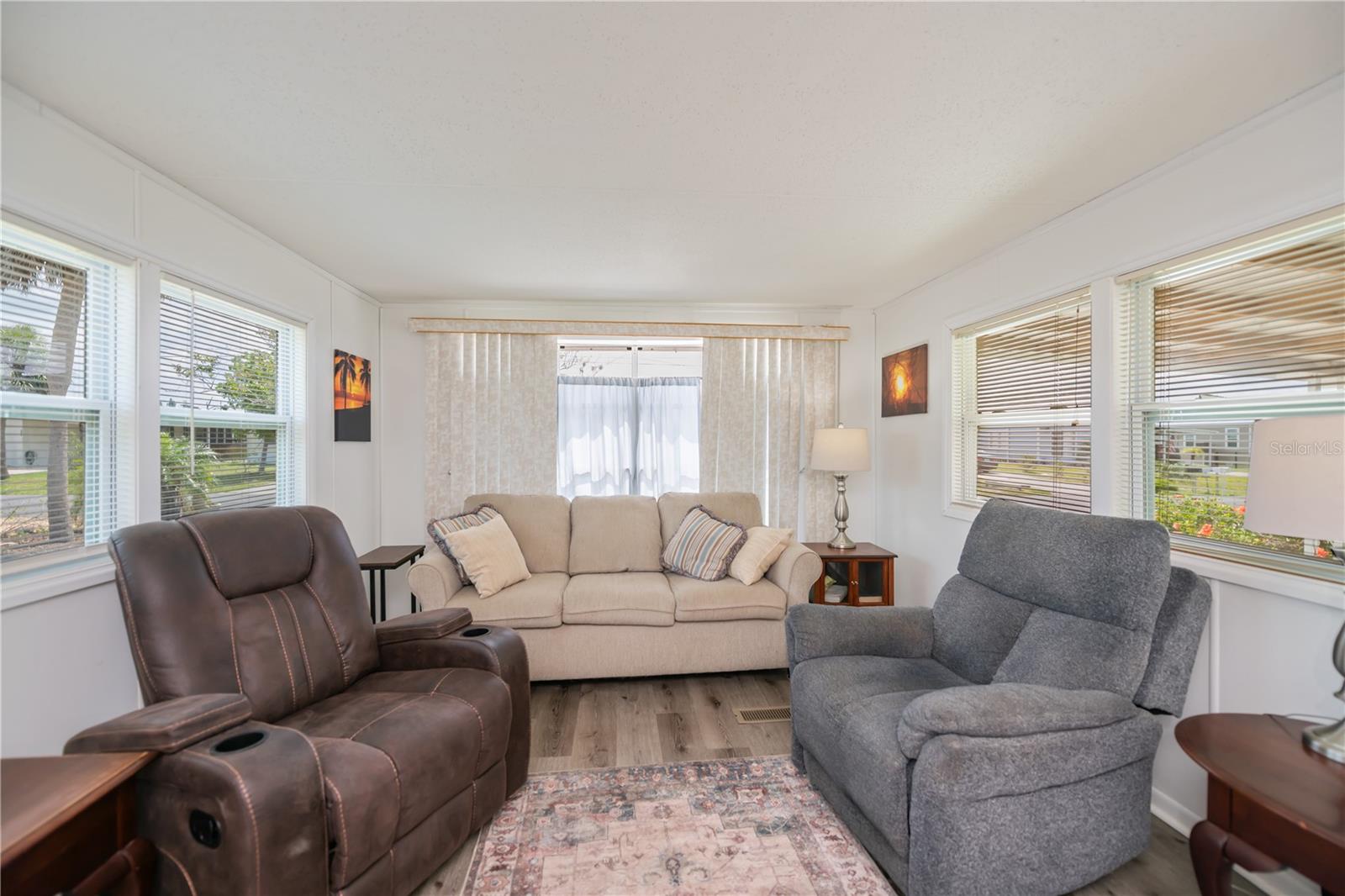 Image 13 of 61 For 1330 Kingfisher Drive