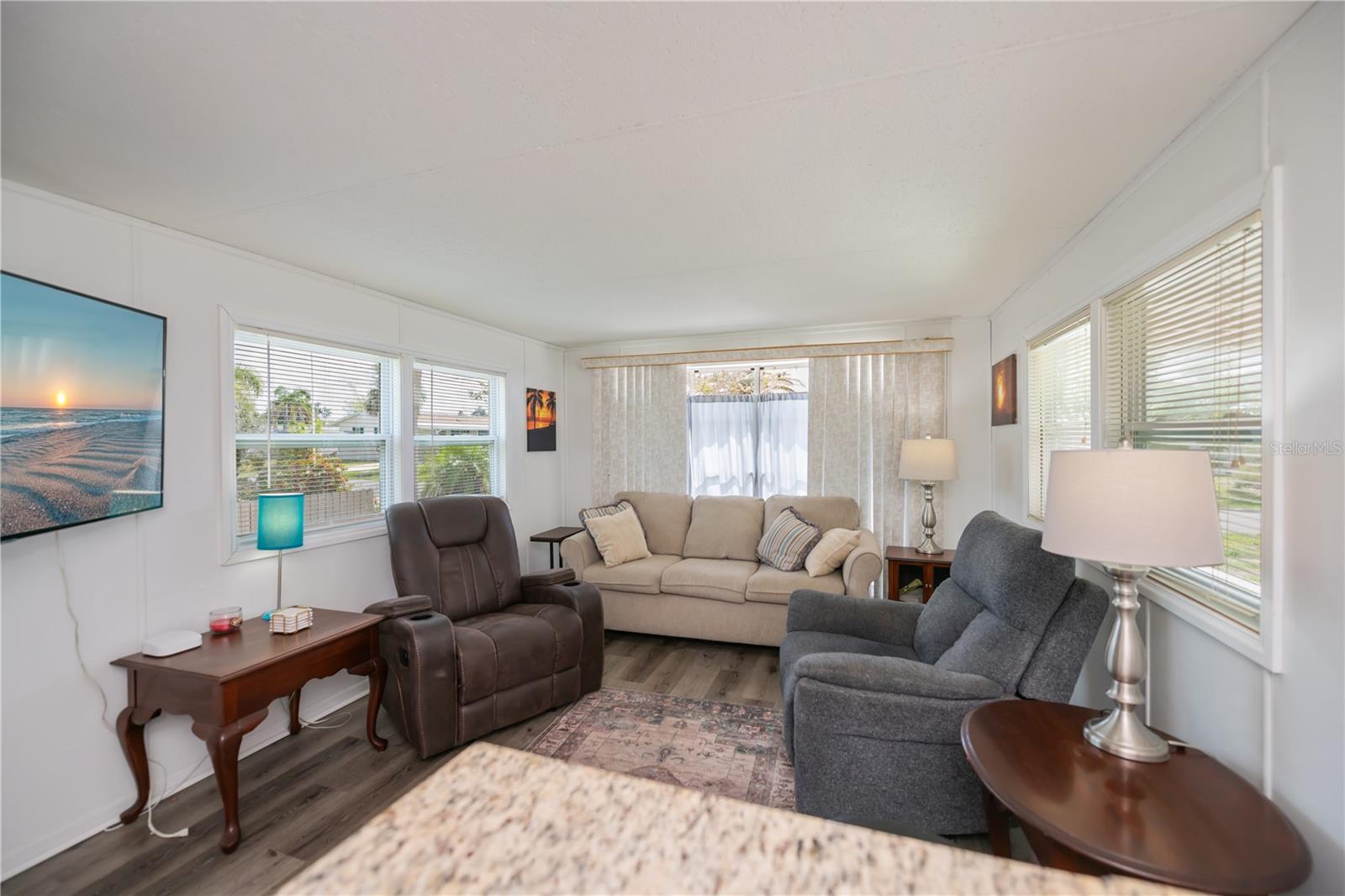 Image 14 of 61 For 1330 Kingfisher Drive