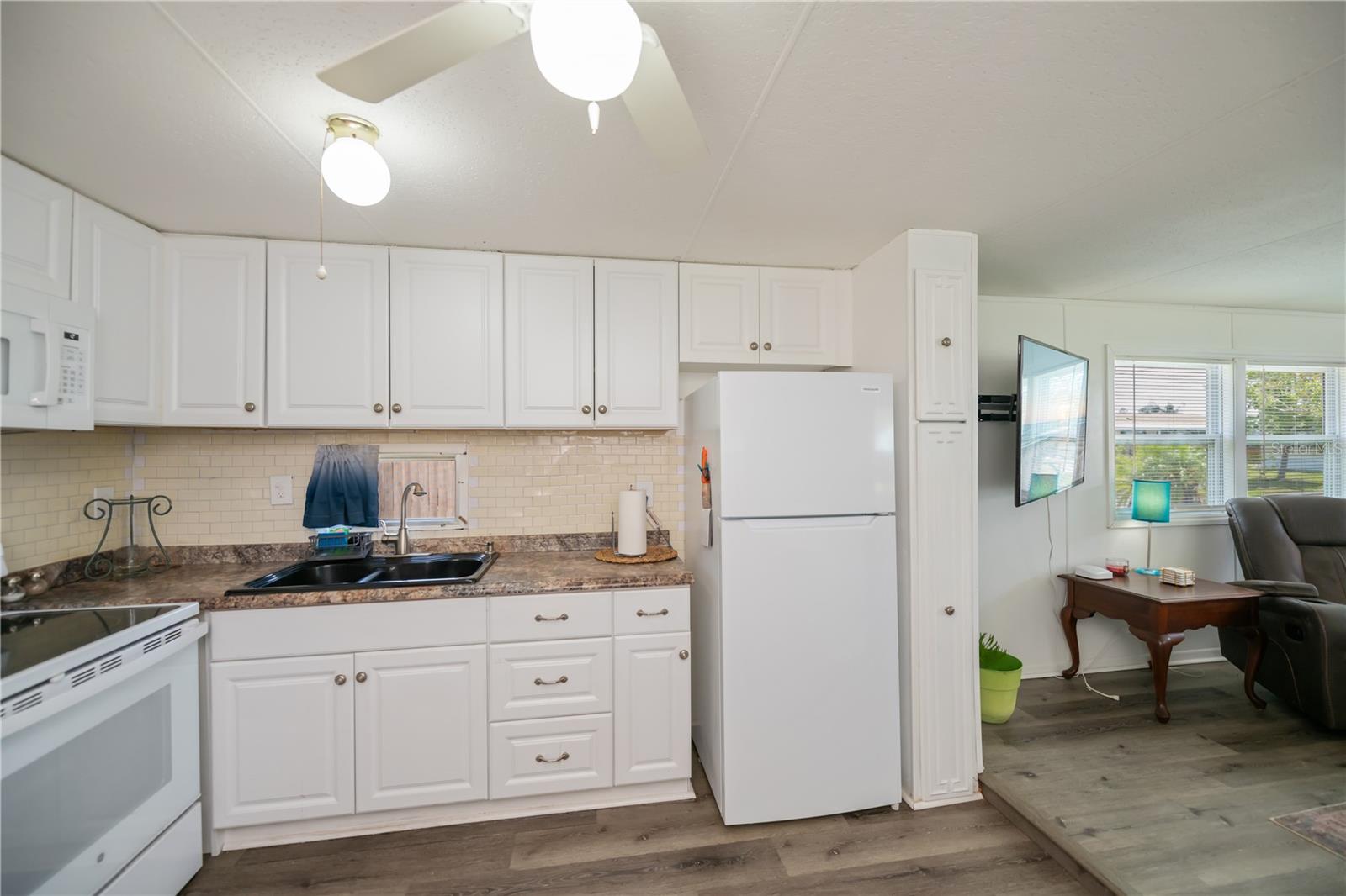 Image 9 of 61 For 1330 Kingfisher Drive