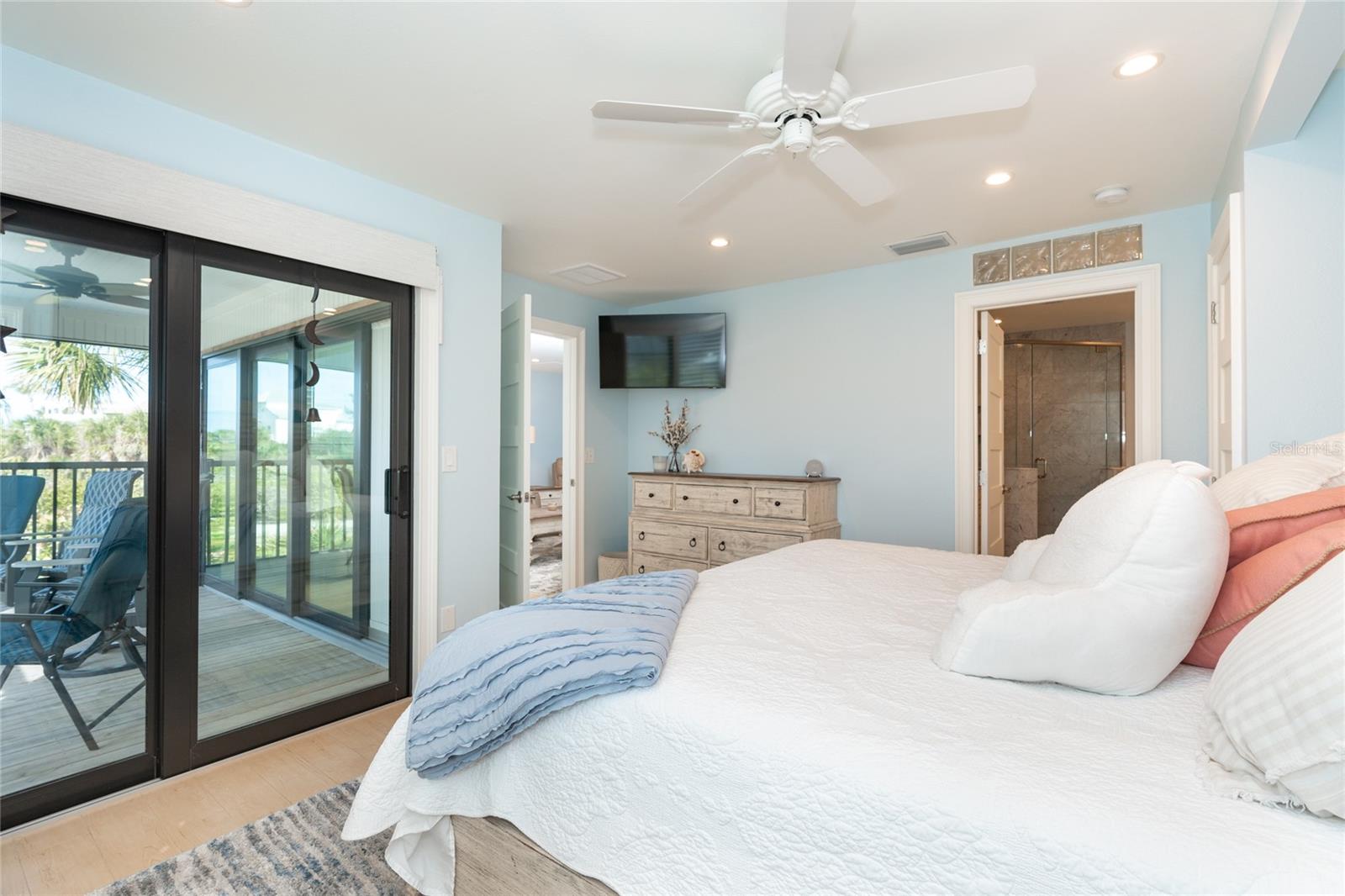 Image 11 of 45 For 180 Gulf Boulevard 5