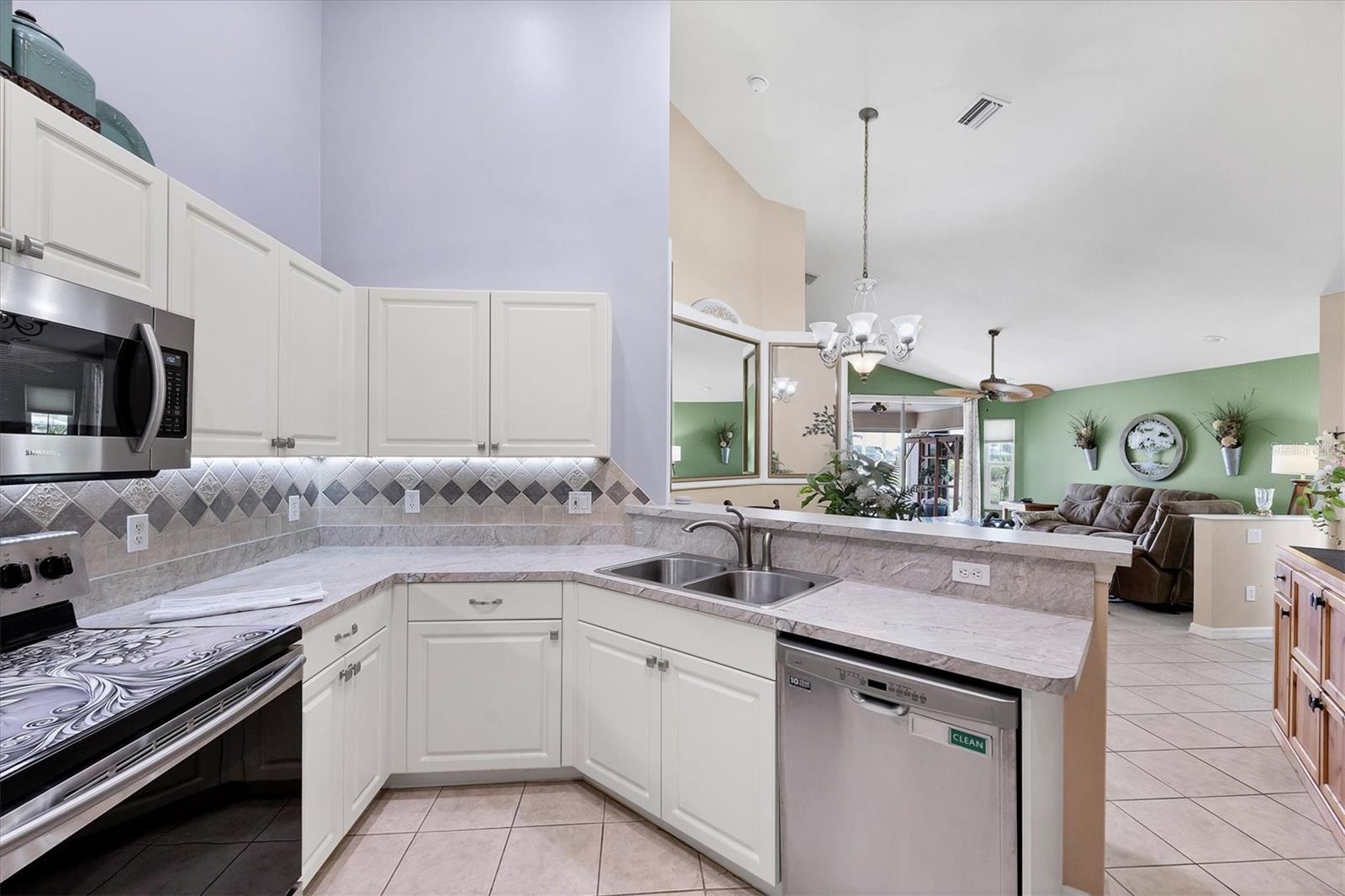 Image 10 of 31 For 4225 Fairway Drive