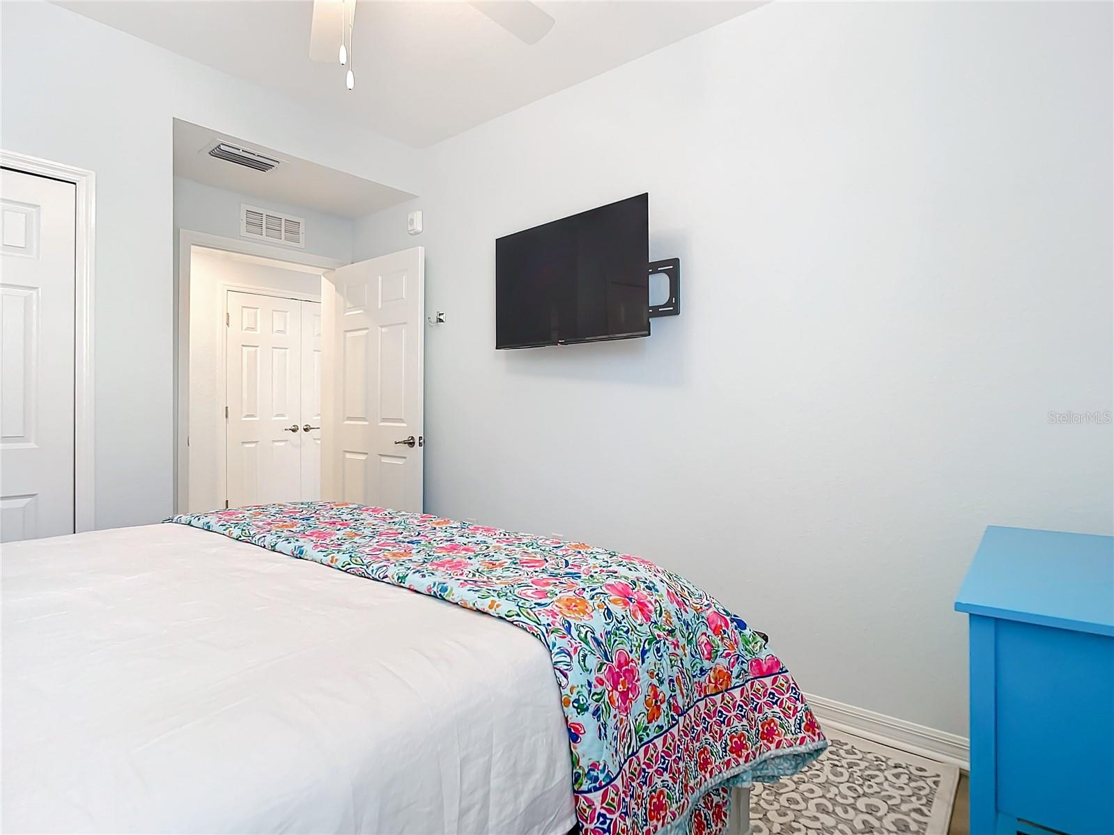 Image 31 of 95 For 10796 Tarflower Drive 101