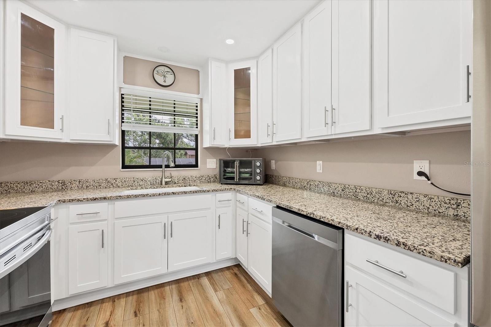 Image 10 of 41 For 1730 Manasota Beach Road 204
