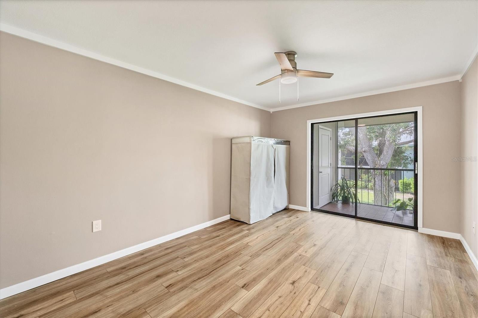 Image 16 of 41 For 1730 Manasota Beach Road 204