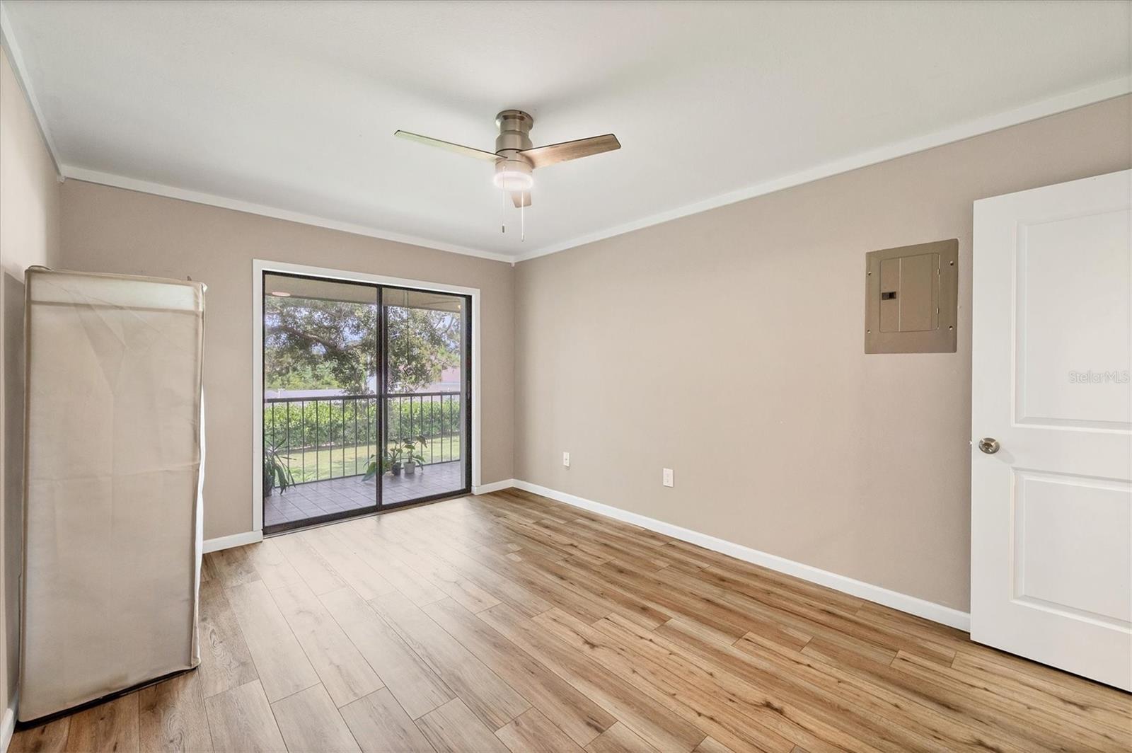 Image 17 of 41 For 1730 Manasota Beach Road 204