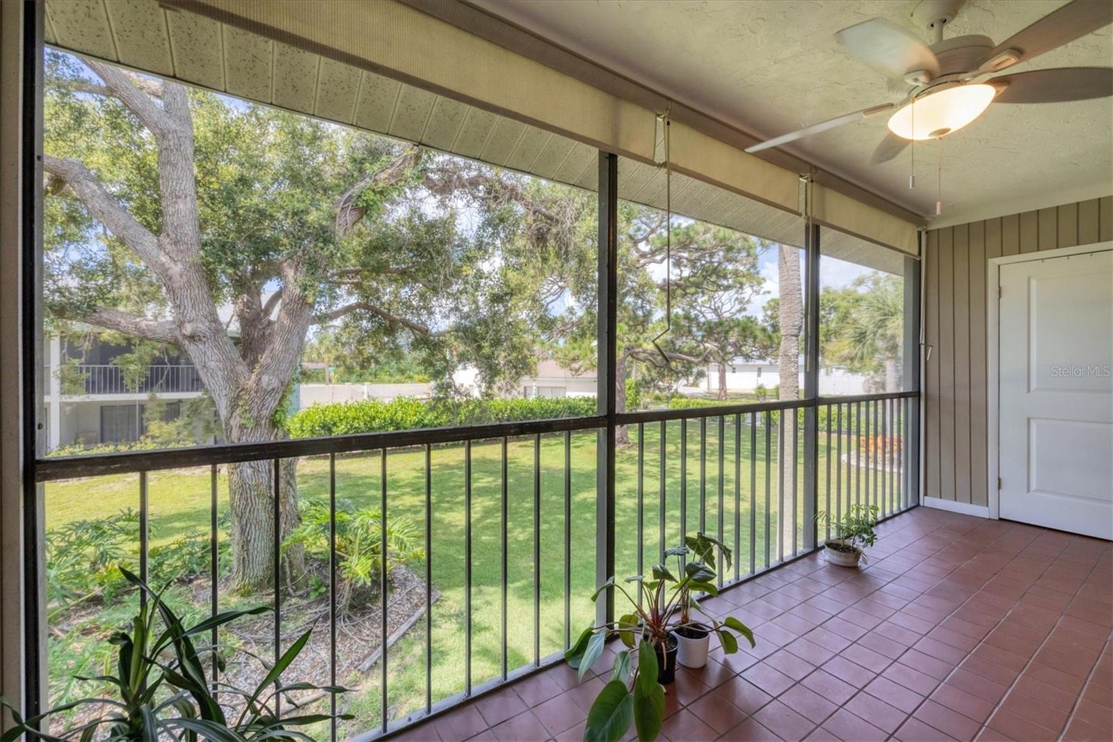 Image 30 of 41 For 1730 Manasota Beach Road 204