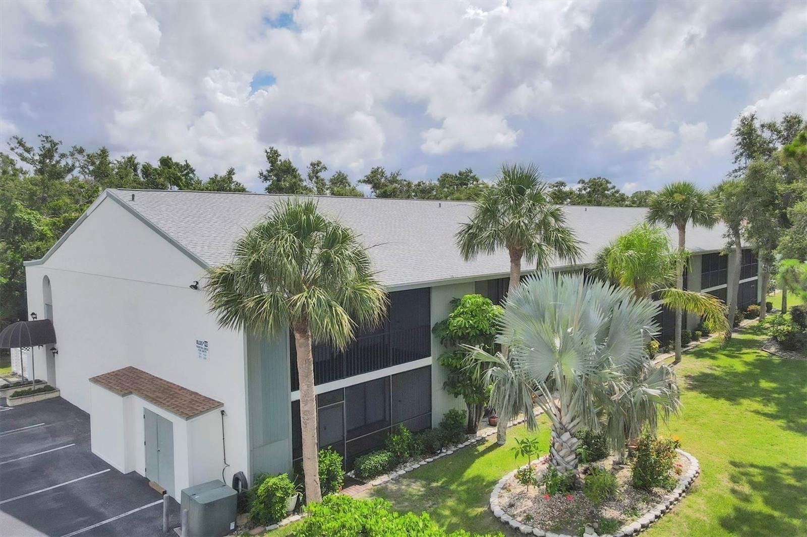 Image 31 of 41 For 1730 Manasota Beach Road 204