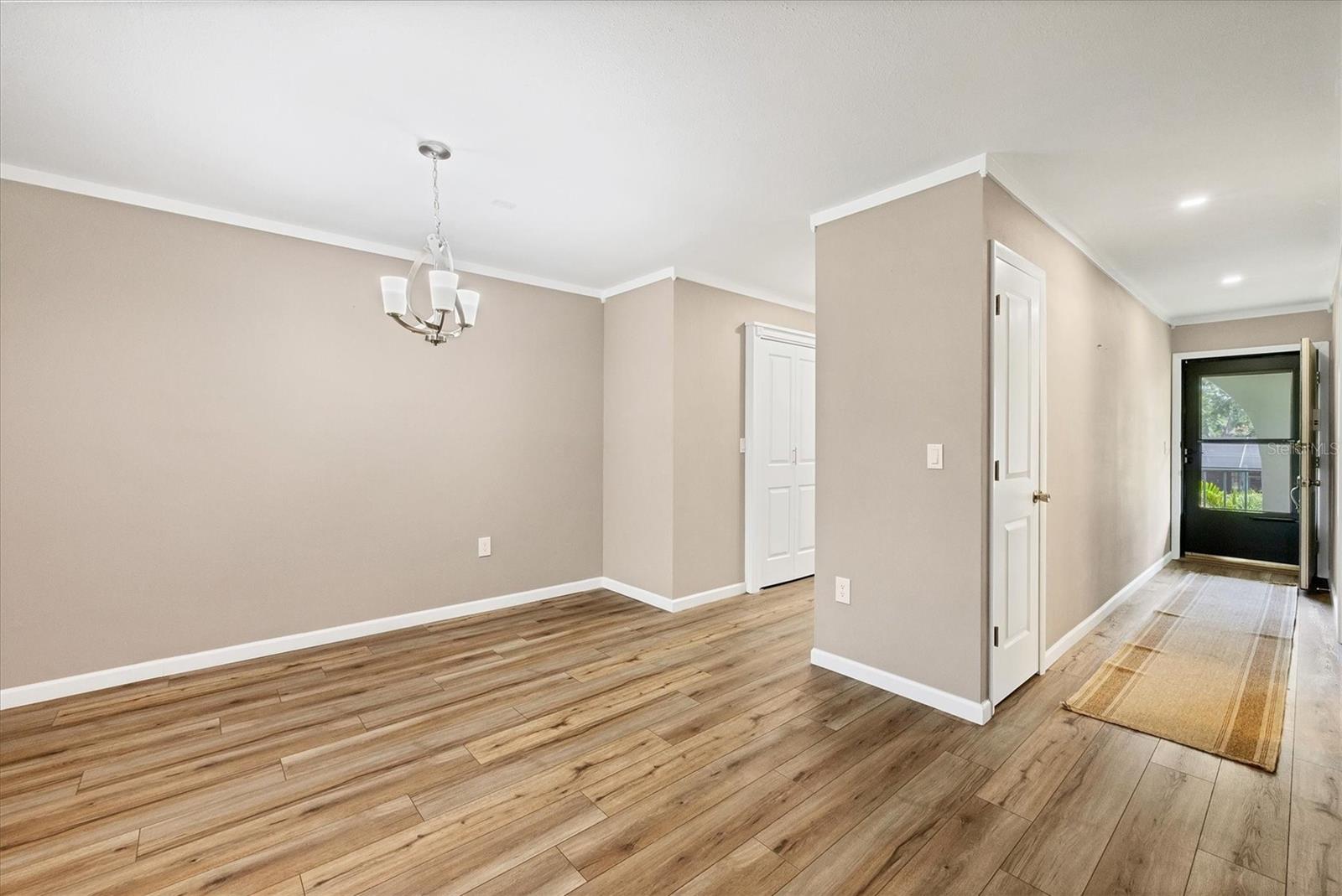 Image 4 of 41 For 1730 Manasota Beach Road 204
