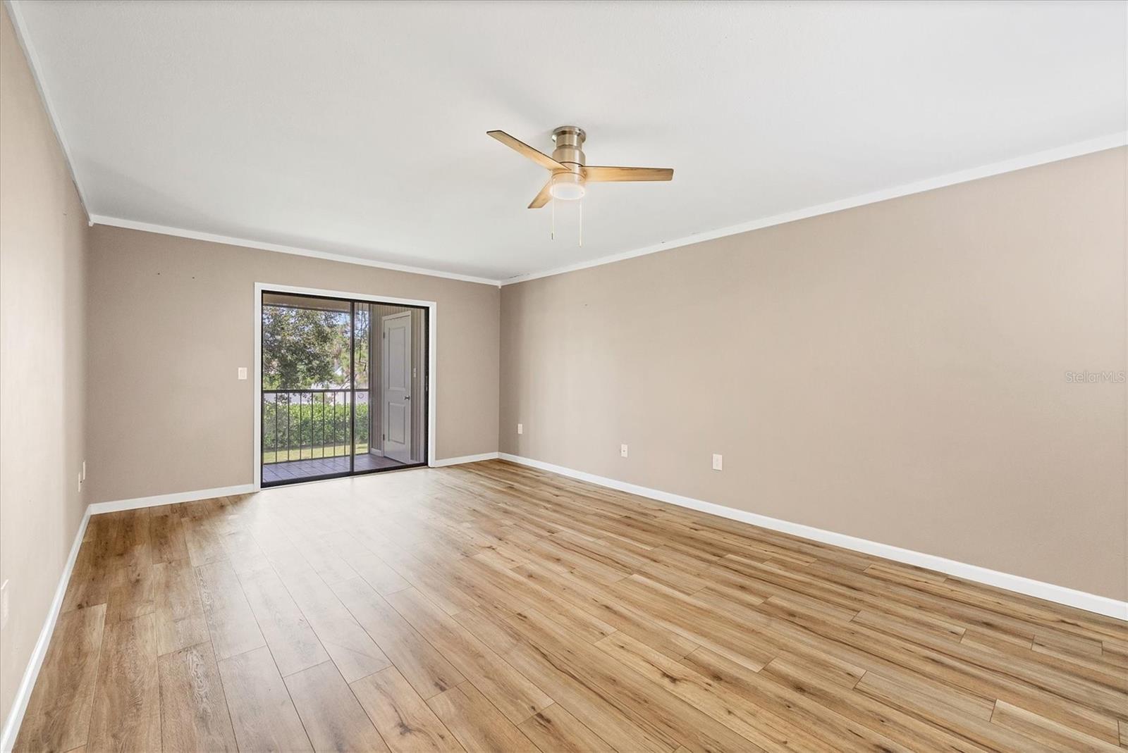 Image 5 of 41 For 1730 Manasota Beach Road 204