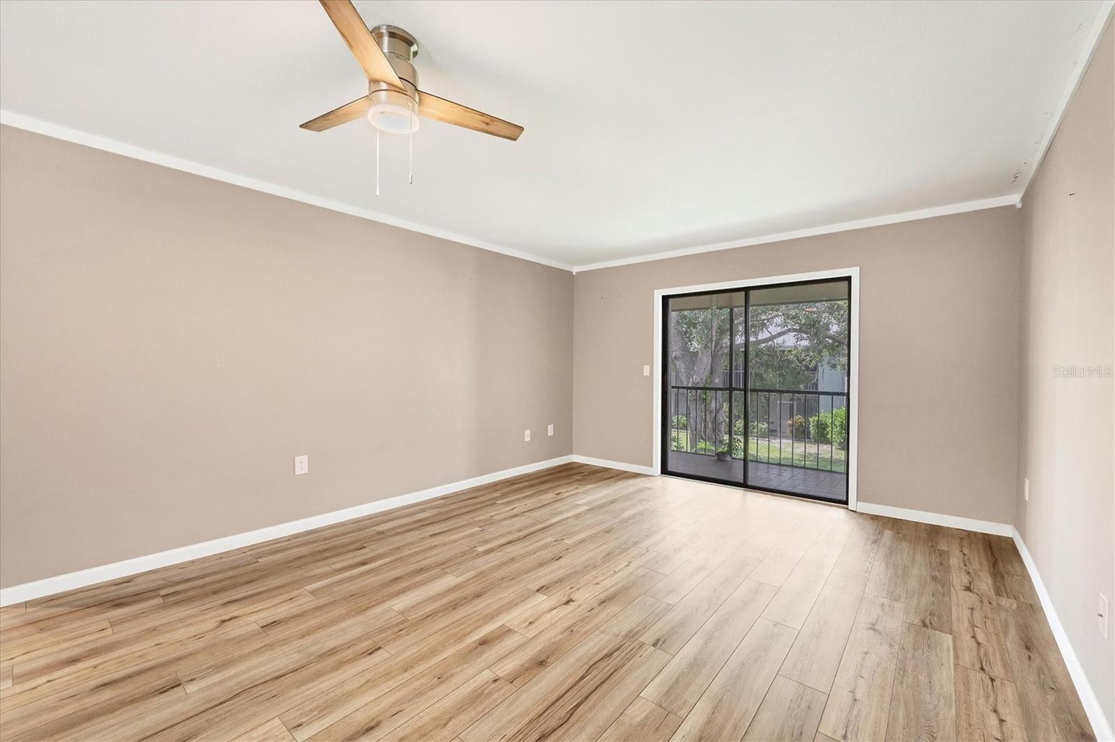 Image 6 of 41 For 1730 Manasota Beach Road 204