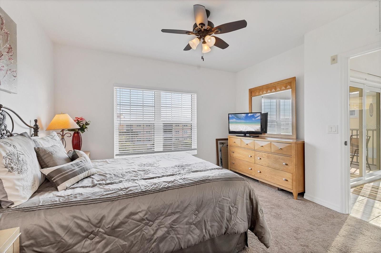 Image 21 of 54 For 8411 Placida Road 404
