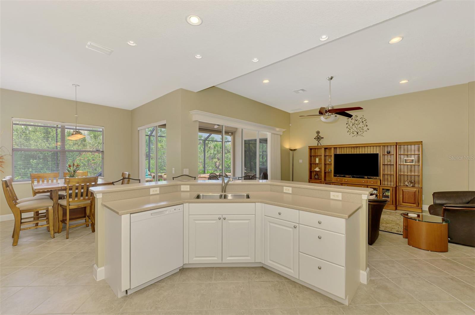 Image 21 of 82 For 13282 Scrub Jay Court