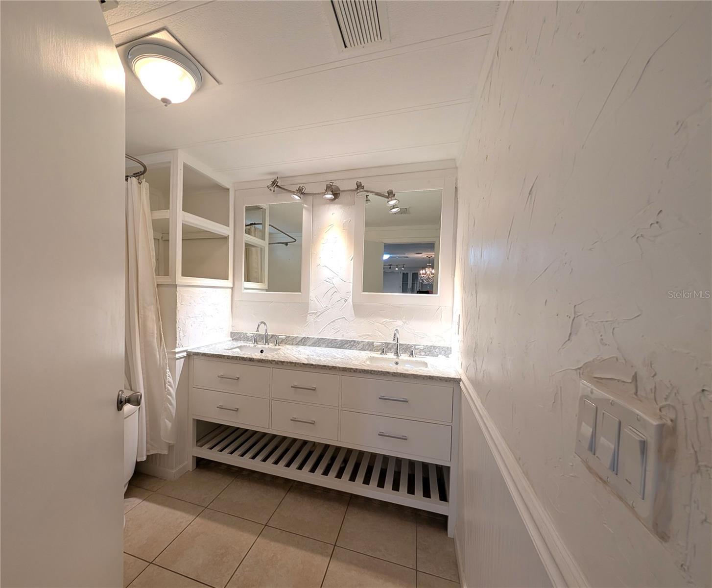 Image 19 of 21 For 25 Savona Avenue