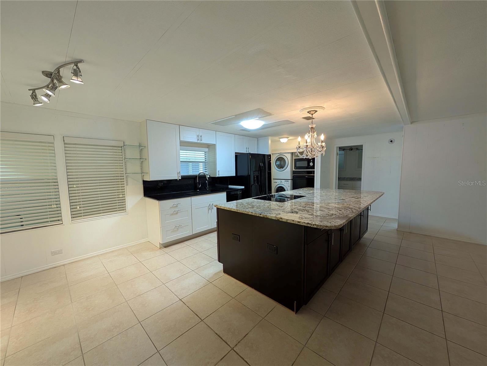 Image 5 of 21 For 25 Savona Avenue