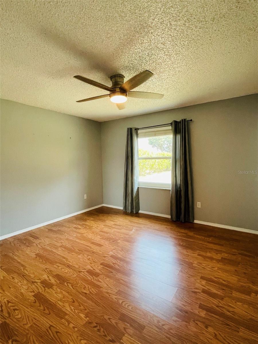 Image 6 of 22 For 13367 Darnell Avenue