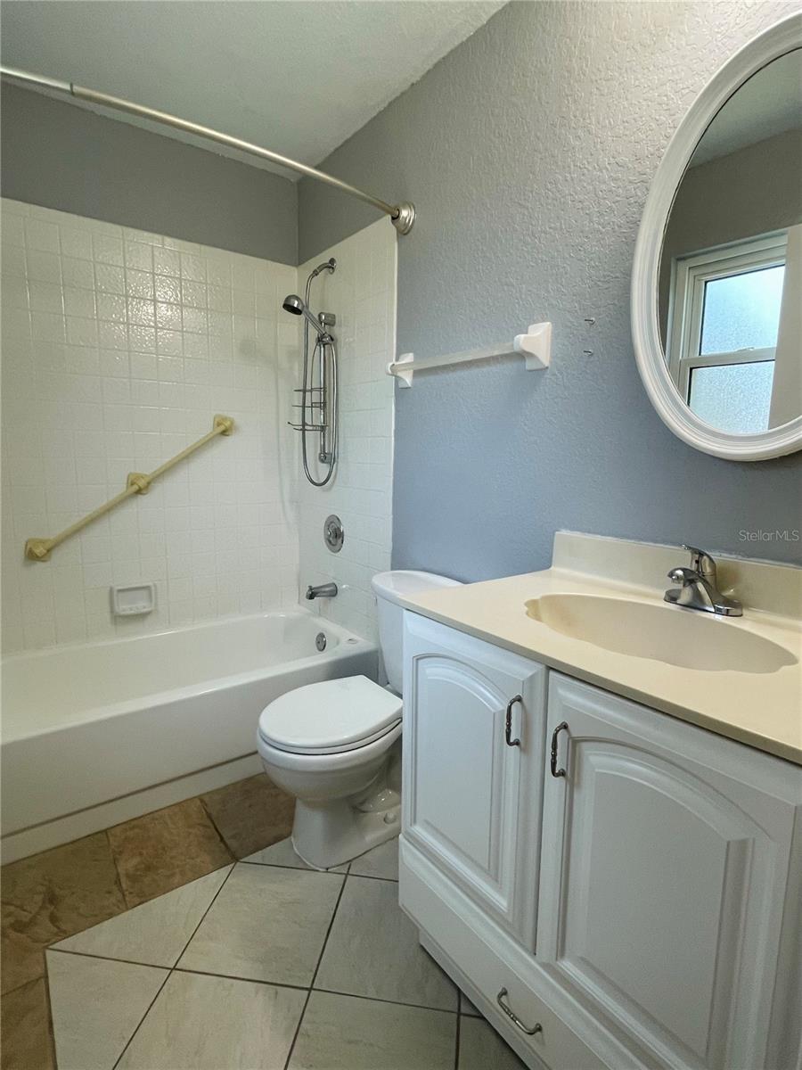 Image 7 of 22 For 13367 Darnell Avenue